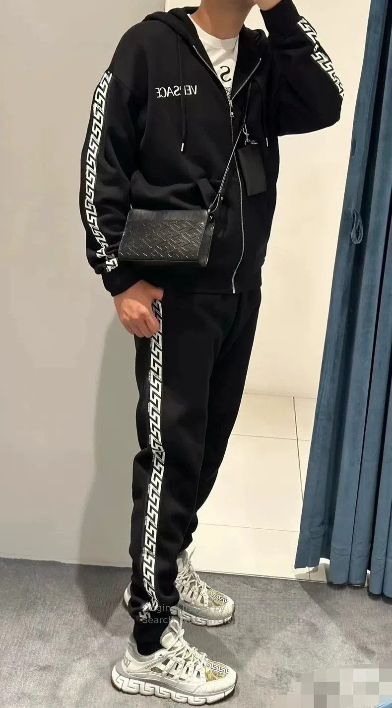 Versace Versace Zippered hooded sweatshirt Size US L / EU 52-54 / 3 - 9 Thumbnail