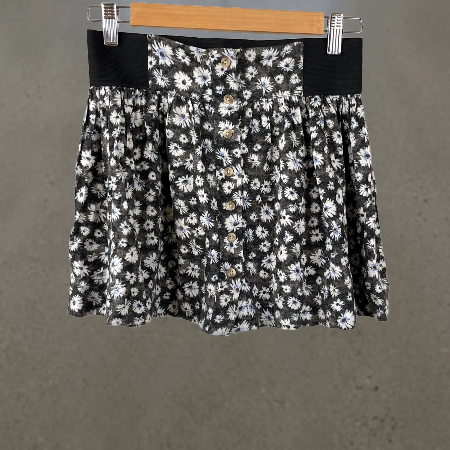 American Eagle Outfitters American Eagle Outfitters Skirt Womens Small Black Floral Button Front Short Mini Lined Size 28" / US 6 / IT 42 - 1 Thumbnail