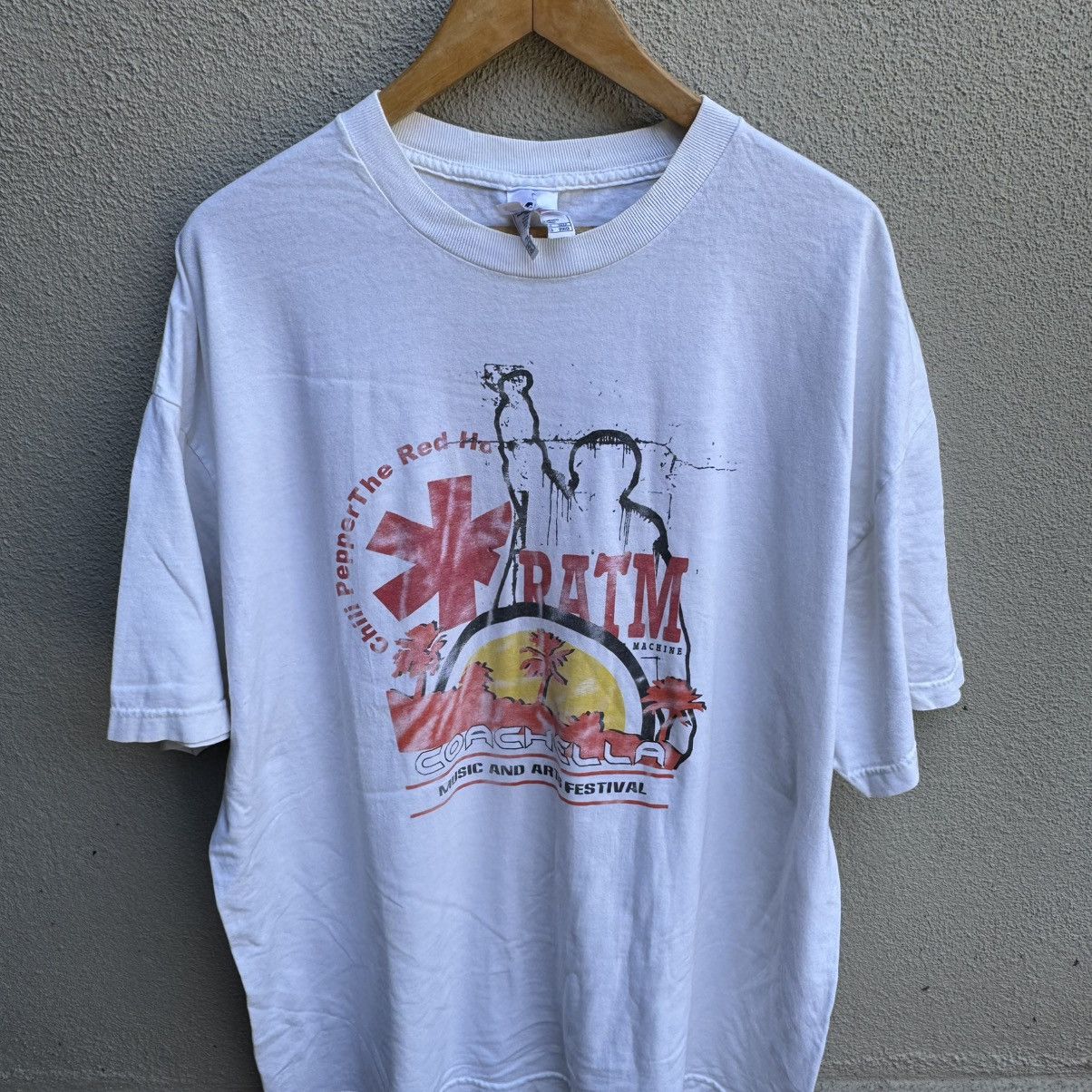 Band Tees Vintage RAGE AGAINST THE MACHINE band Coachella festival 07 Size US XXL / EU 58 / 5 - 2 Thumbnail
