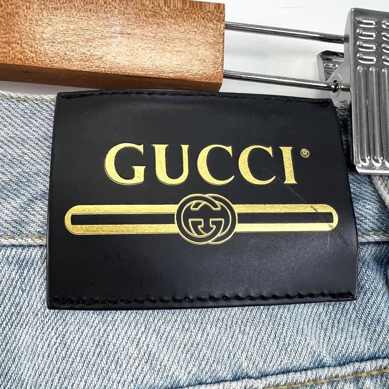 Gucci Gucci Blue cartoon embroidered mid-waist slim denim shorts Size 28" / US 6 / IT 42 - 5 Thumbnail