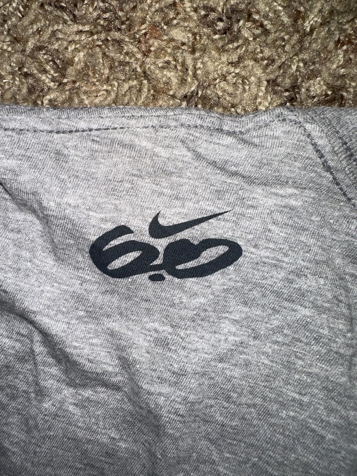 Nike Rare Nike Men’s 6.0 Crossed Wheat Stalks Emblem Grey/Light Blue T-Shirt Vintage Size US M / EU 48-50 / 2 - 5 Thumbnail