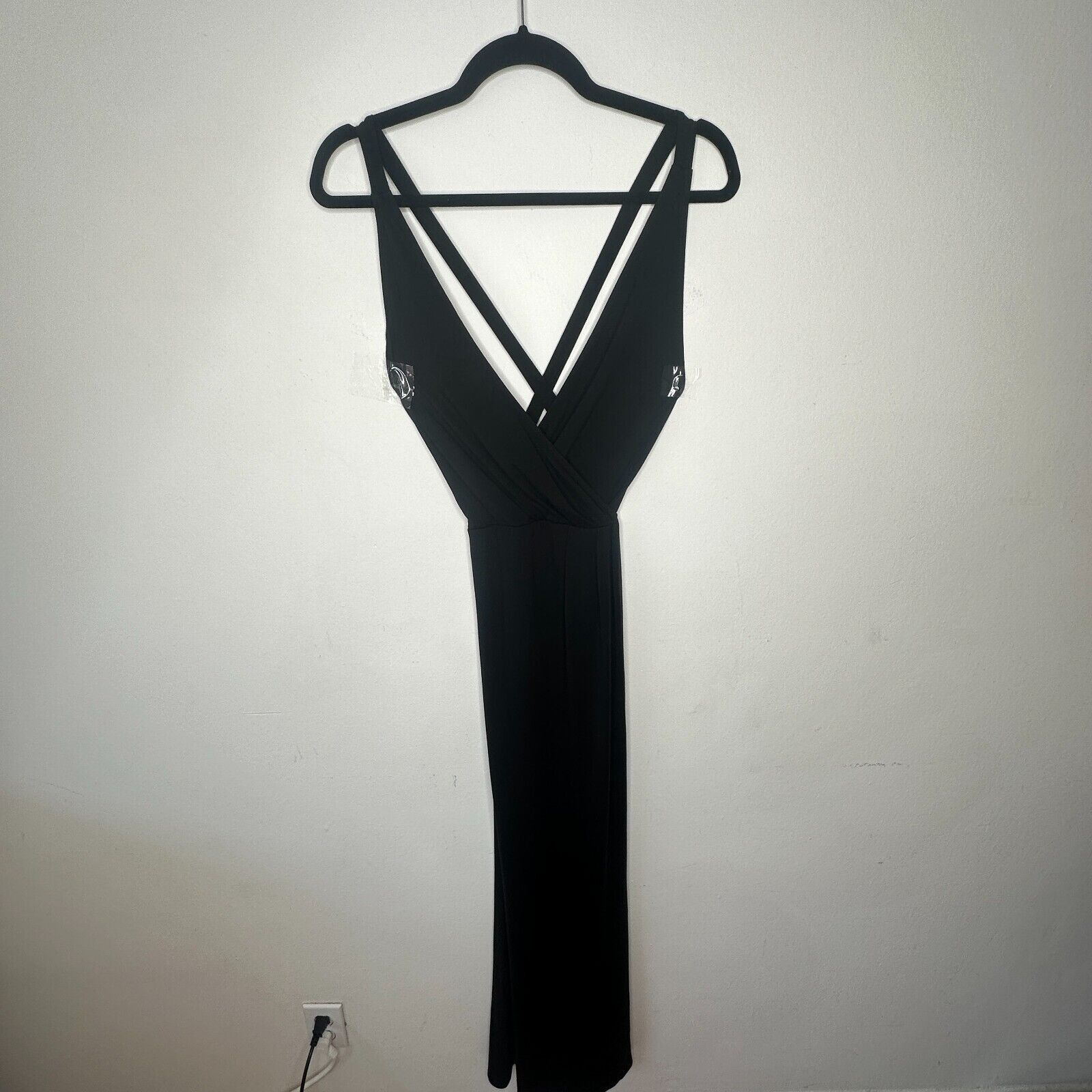 Reformation Reformation Black Vienna Maxi DeepV Criss Cross Back Slit XS Size XS / US 0-2 / IT 36-38 - 1 Thumbnail