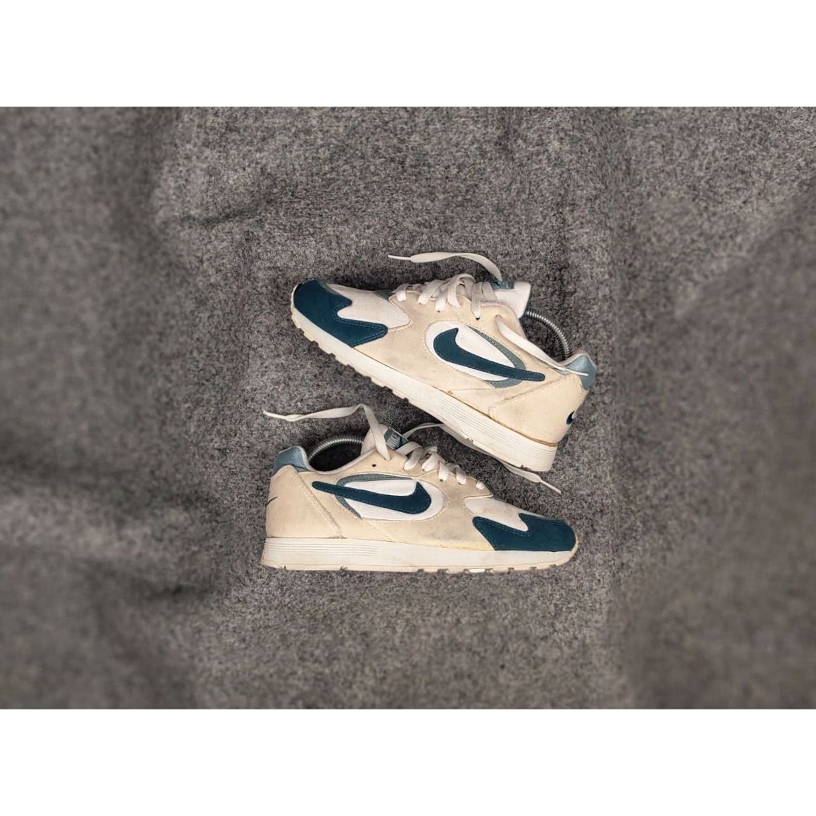 Nike VINTAGE Nike Outburst Sneaker Womens 8 White Blue 90s Casual Canvas Low Top Vintage 96's Nike Outburst Sneakers Size US 8 / IT 38 - 2 Thumbnail