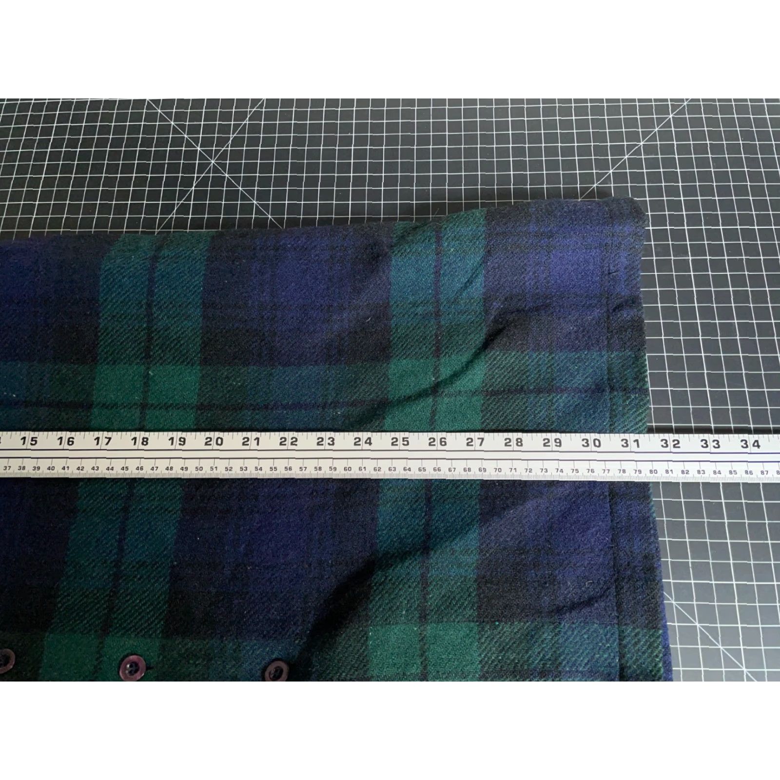 Vintage Vintage Wool Flannel Shirt Heavyweight Grunge Tartan Dark Blue Green Workwear Adult XL Green Wool Size US XL / EU 56 / 4 - 6 Thumbnail