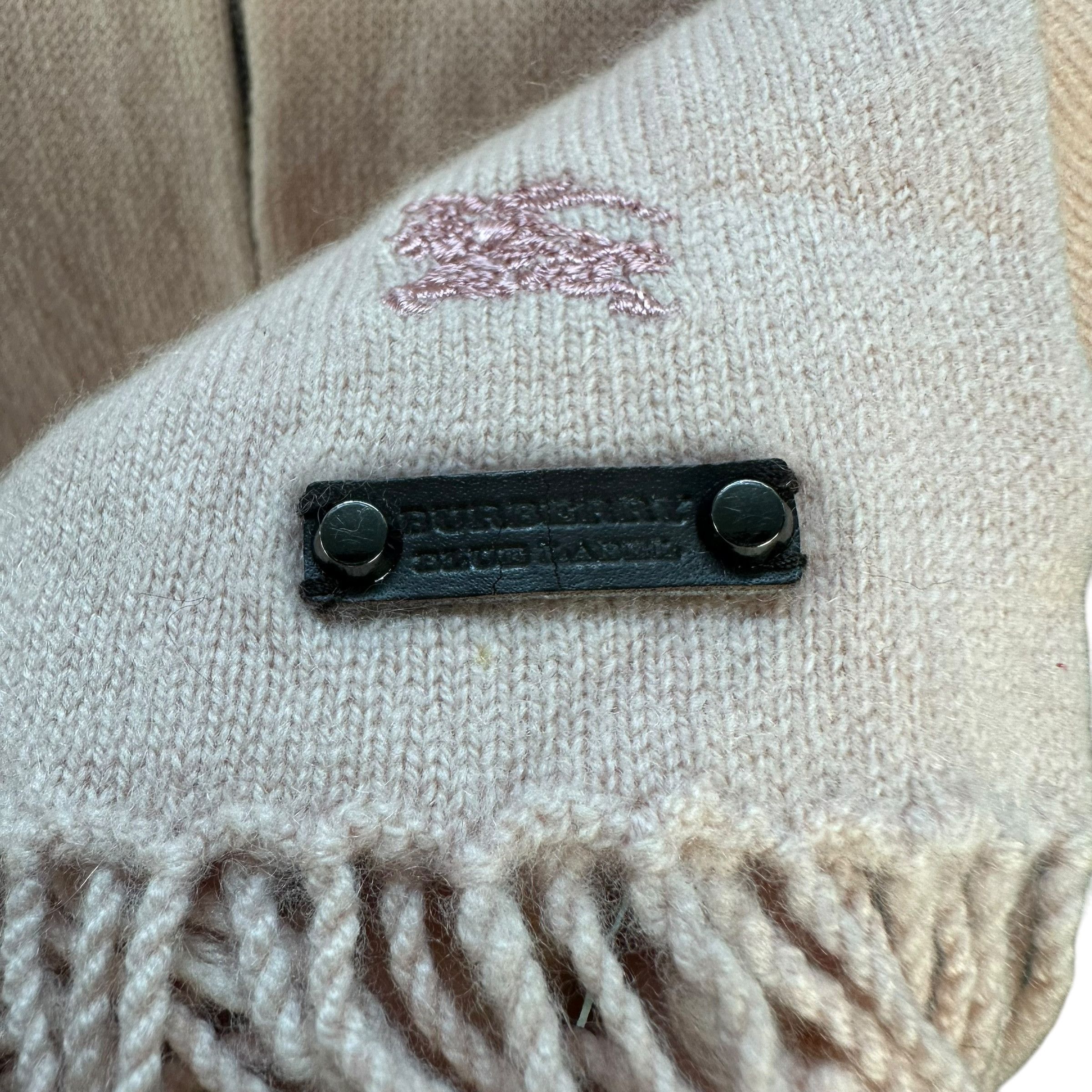 Burberry BURBERRY London Blue Label Soft Pink Scarf Muffler #A76-1829 Size ONE SIZE - 3 Thumbnail
