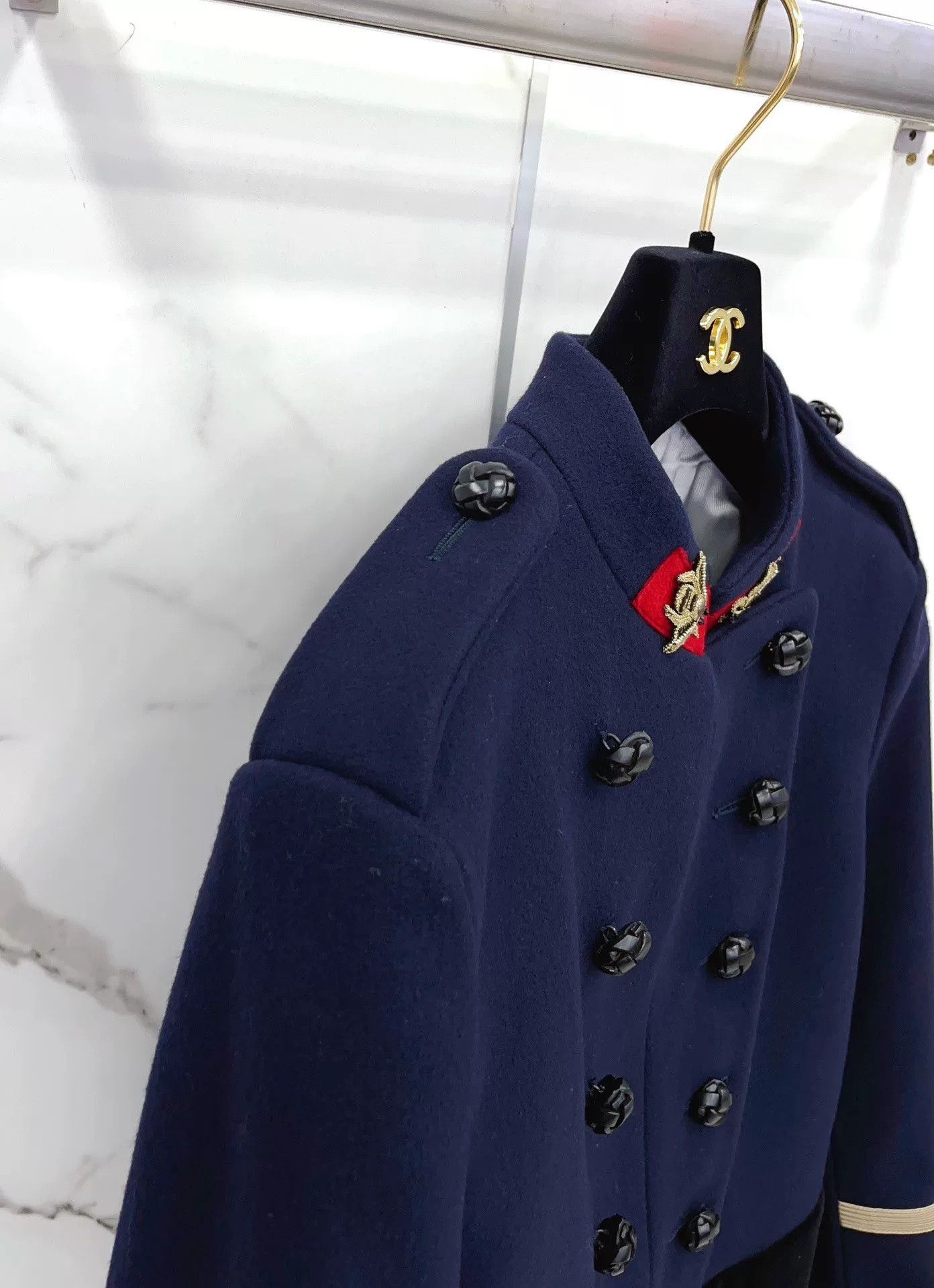 Gucci Gucci Dark Blue Gold Bee Coat Size US S / EU 44-46 / 1 - 6 Thumbnail