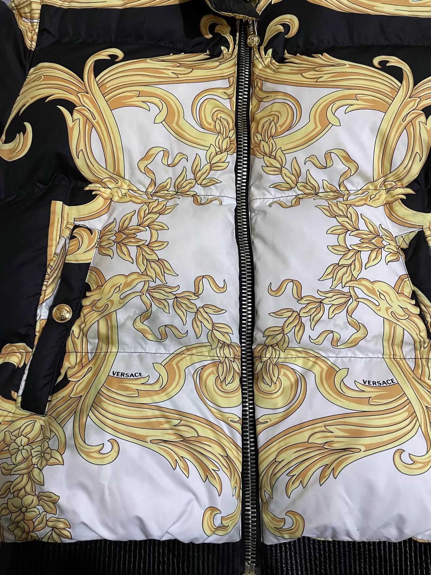 Versace Versace Mainline Baroque Print White Down Puffer Jacket L Size US M / EU 48-50 / 2 - 3 Thumbnail
