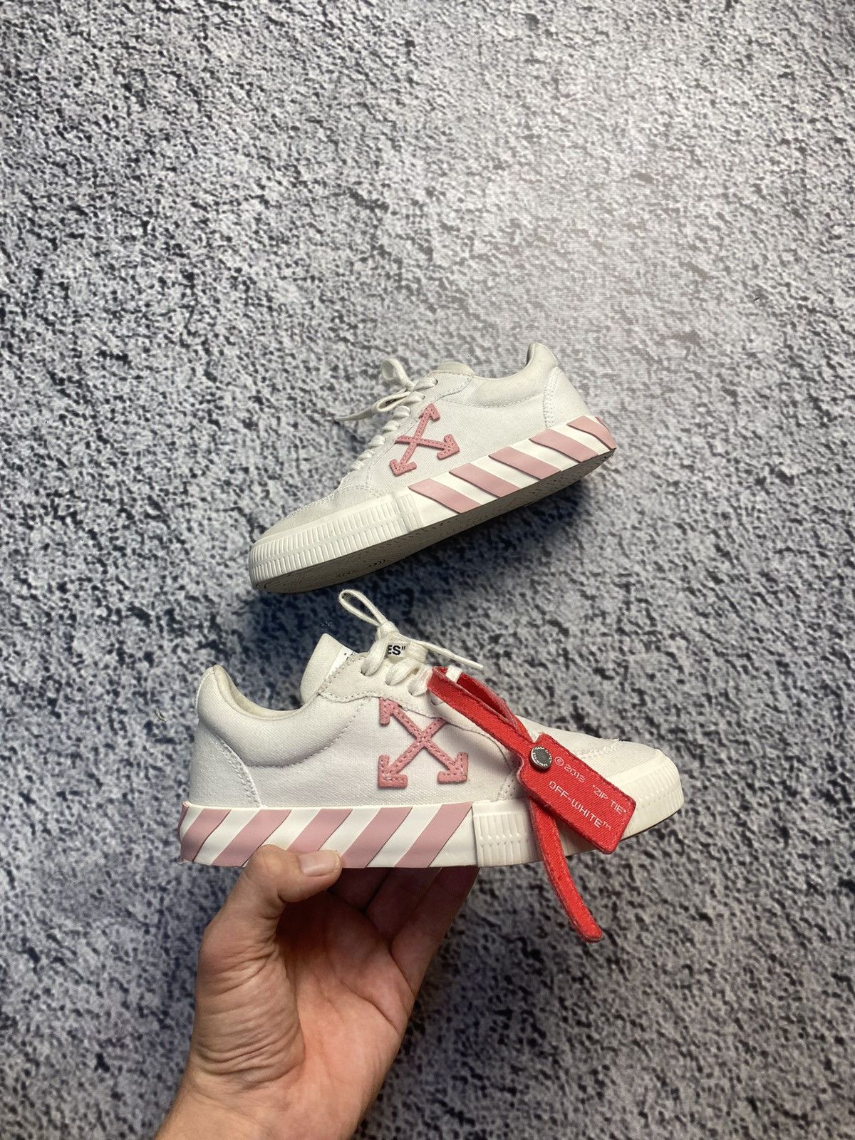 image of Off White Offwhite Low Vulcanized Sneakers Size 33, Women's