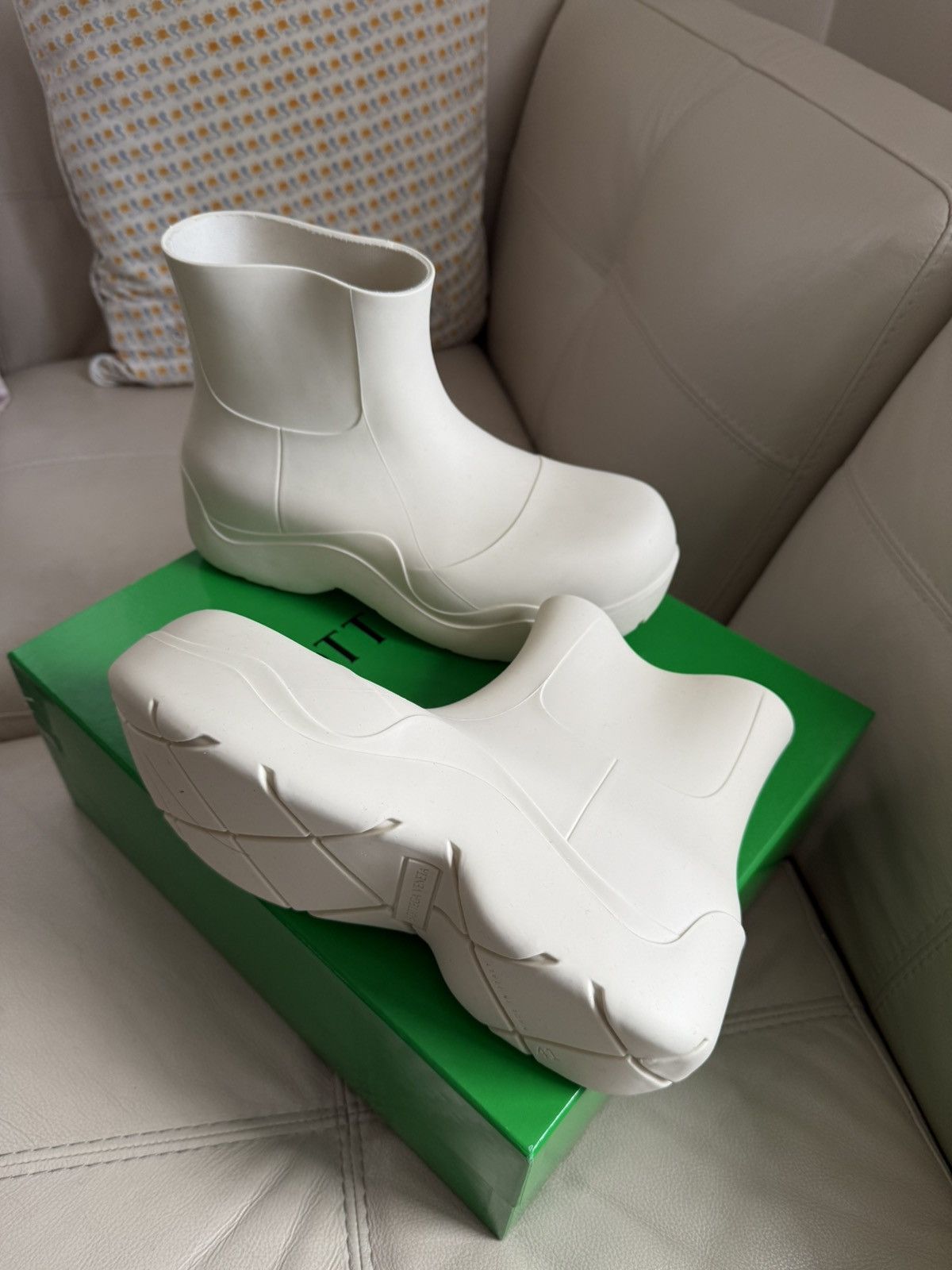 Bottega Veneta Bottega Veneta Puddle Boot Sea Salt White (US M 10-11) Size US 10 / EU 43 - 1 Thumbnail