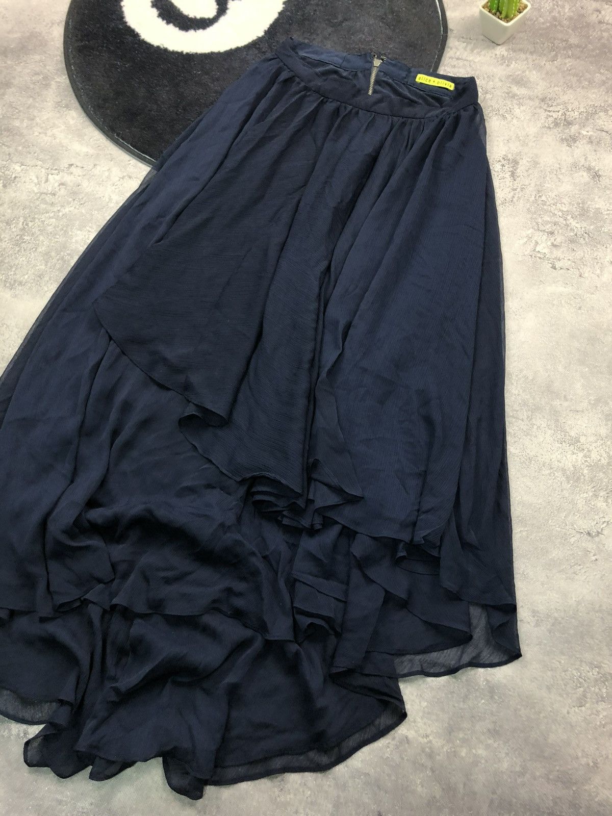 Alice + Olivia ALICE + OLIVIA Long Hype Lush Streetwear Luxury Skirt Punk Size 29" - 3 Thumbnail