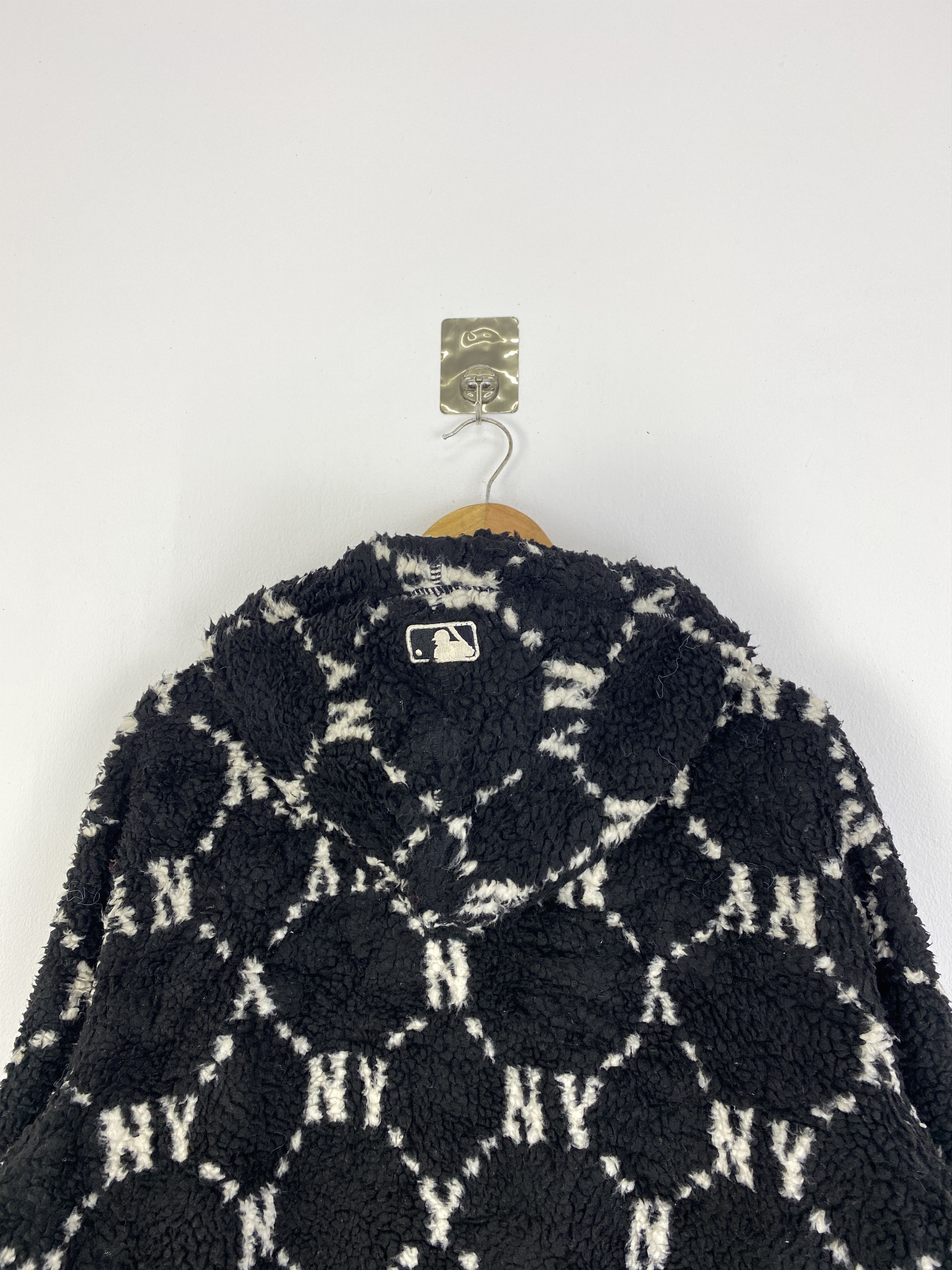 MLB MLB New York Yankees Monogram Fleece/Sherpa Jacket JA0188 Size US M / EU 48-50 / 2 - 4 Thumbnail