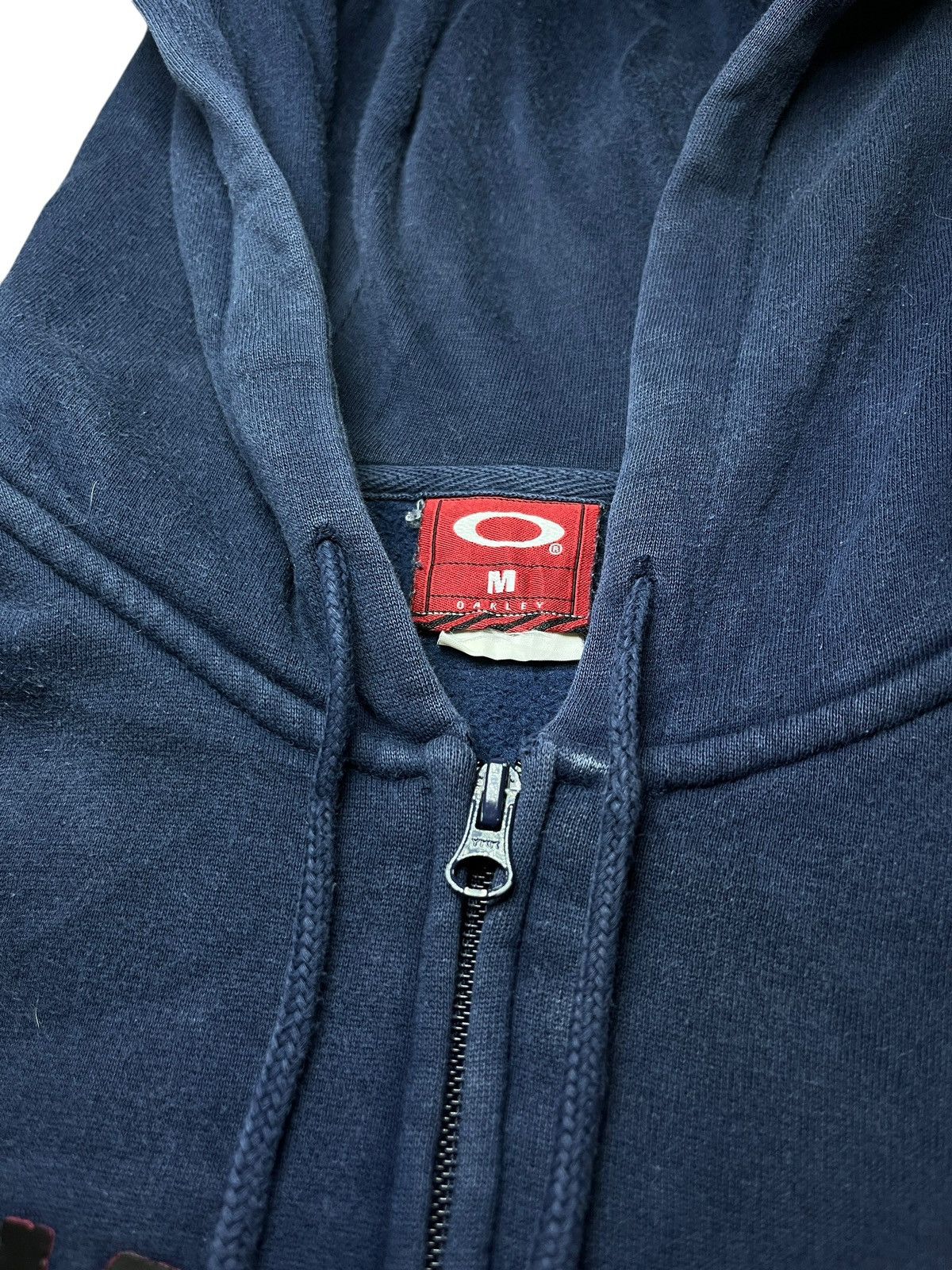 Oakley Vintage Oakley Skull Zipper Hoodie Size US L / EU 52-54 / 3 - 3 Thumbnail