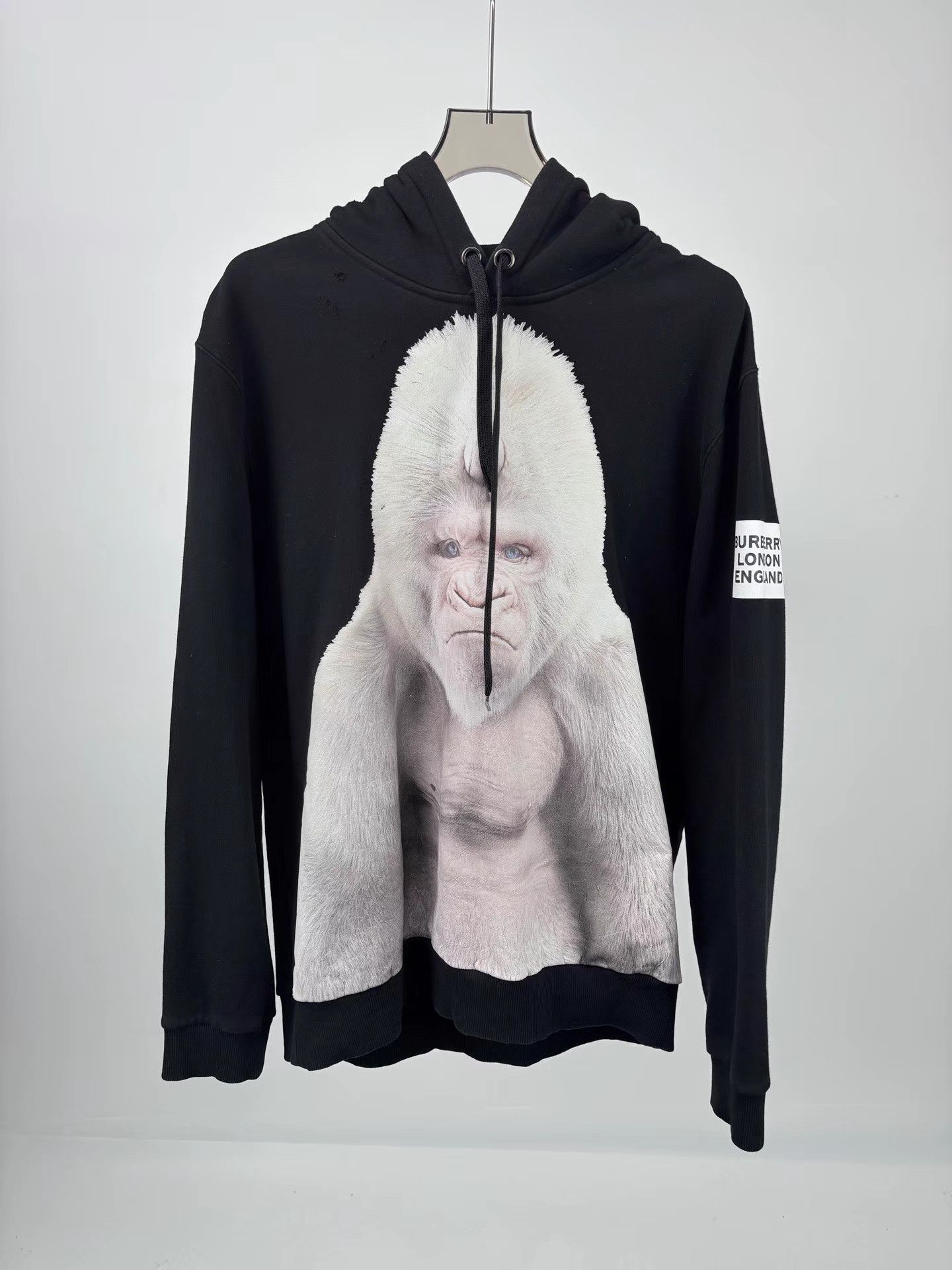 Burberry BURBERRY Gorilla Distressed Hoodie Size US XL / EU 56 / 4 - 1 Thumbnail