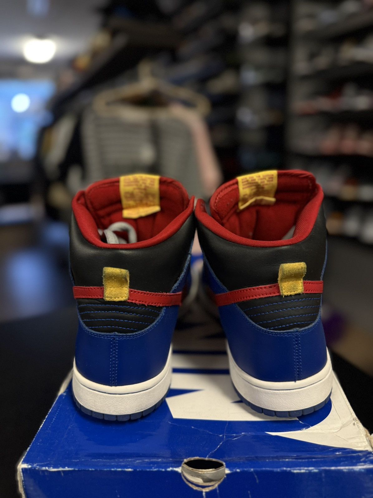 Nike Size 11 - Nike SB Dunk High Comic Boom Superman 305050-064 Size US 11 / EU 44 - 7 Thumbnail