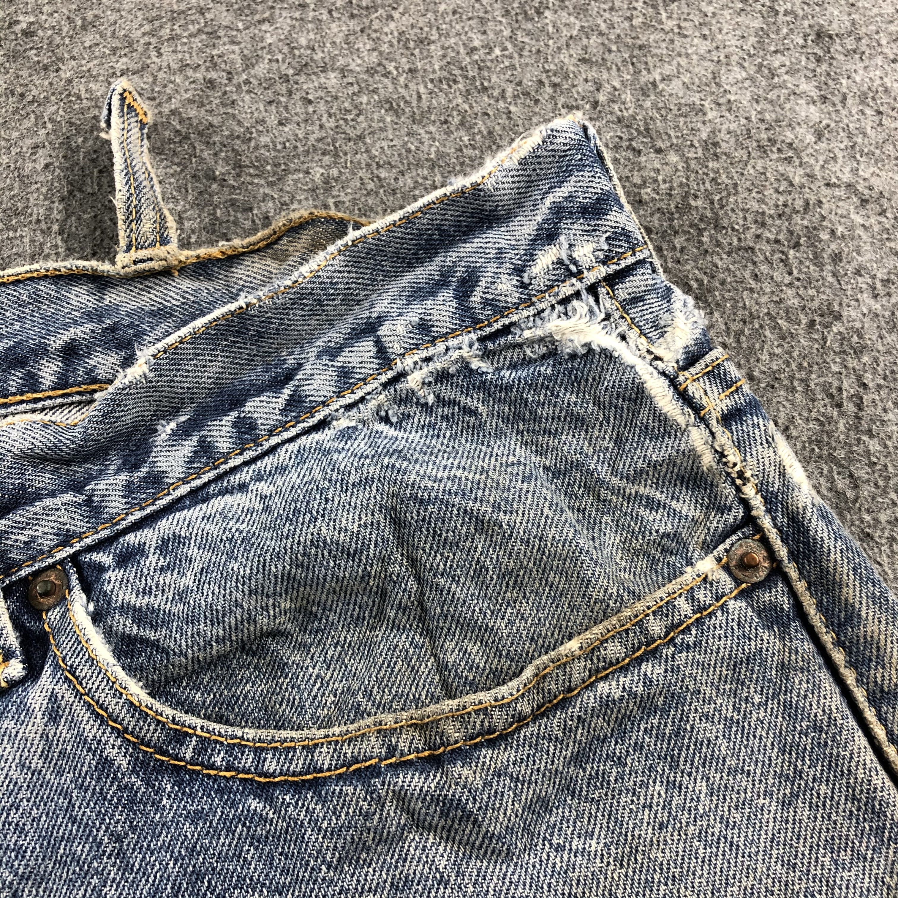 Levi's Vintage Blue Wash Levis 505 Jeans-J2619 Size US 43 - 14 Thumbnail