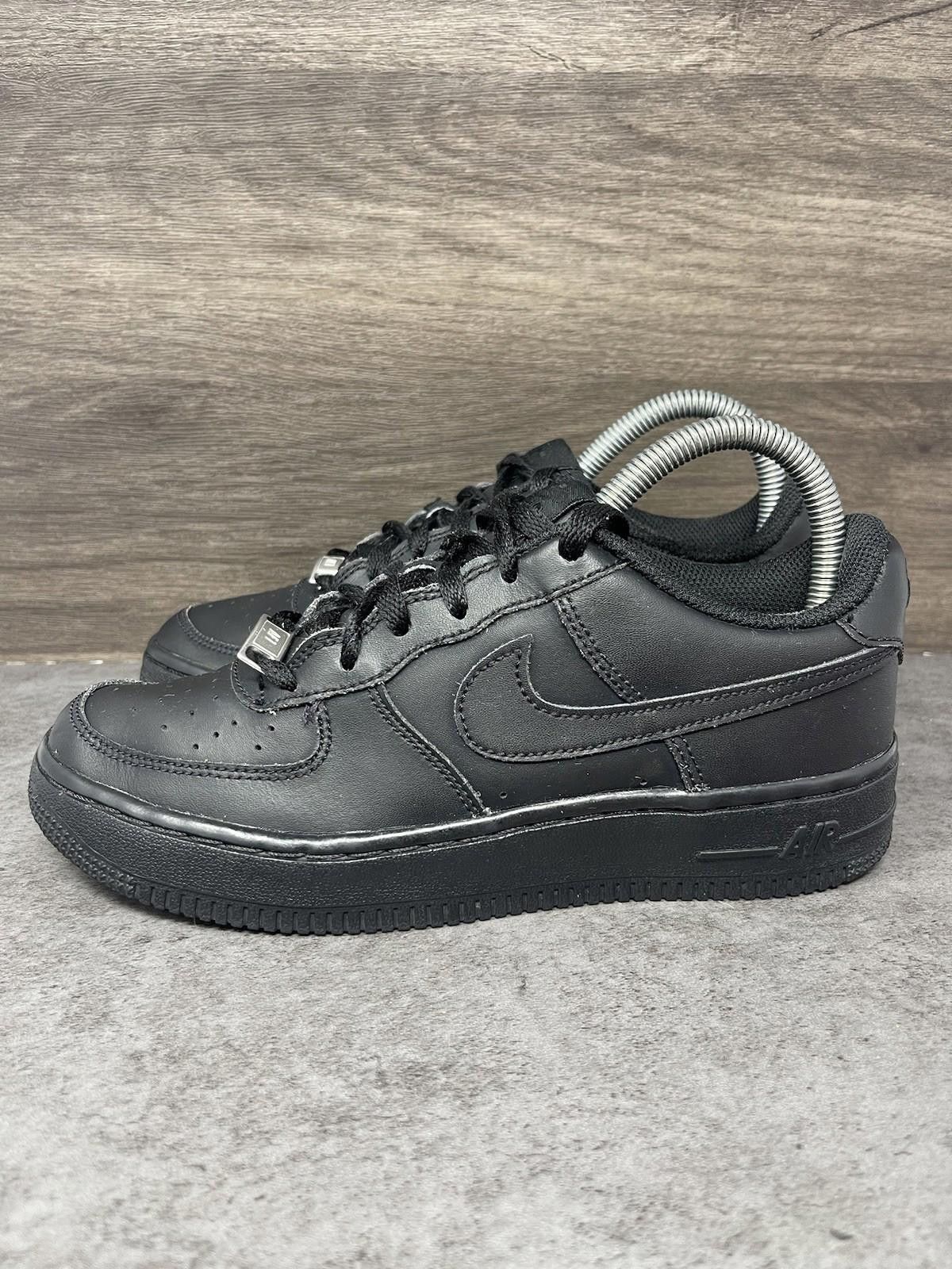 Nike Nike Air Force 1 Low Black Size 4.5Y GS Kids Sneakers Size US 5 / EU 37 - 1 Thumbnail