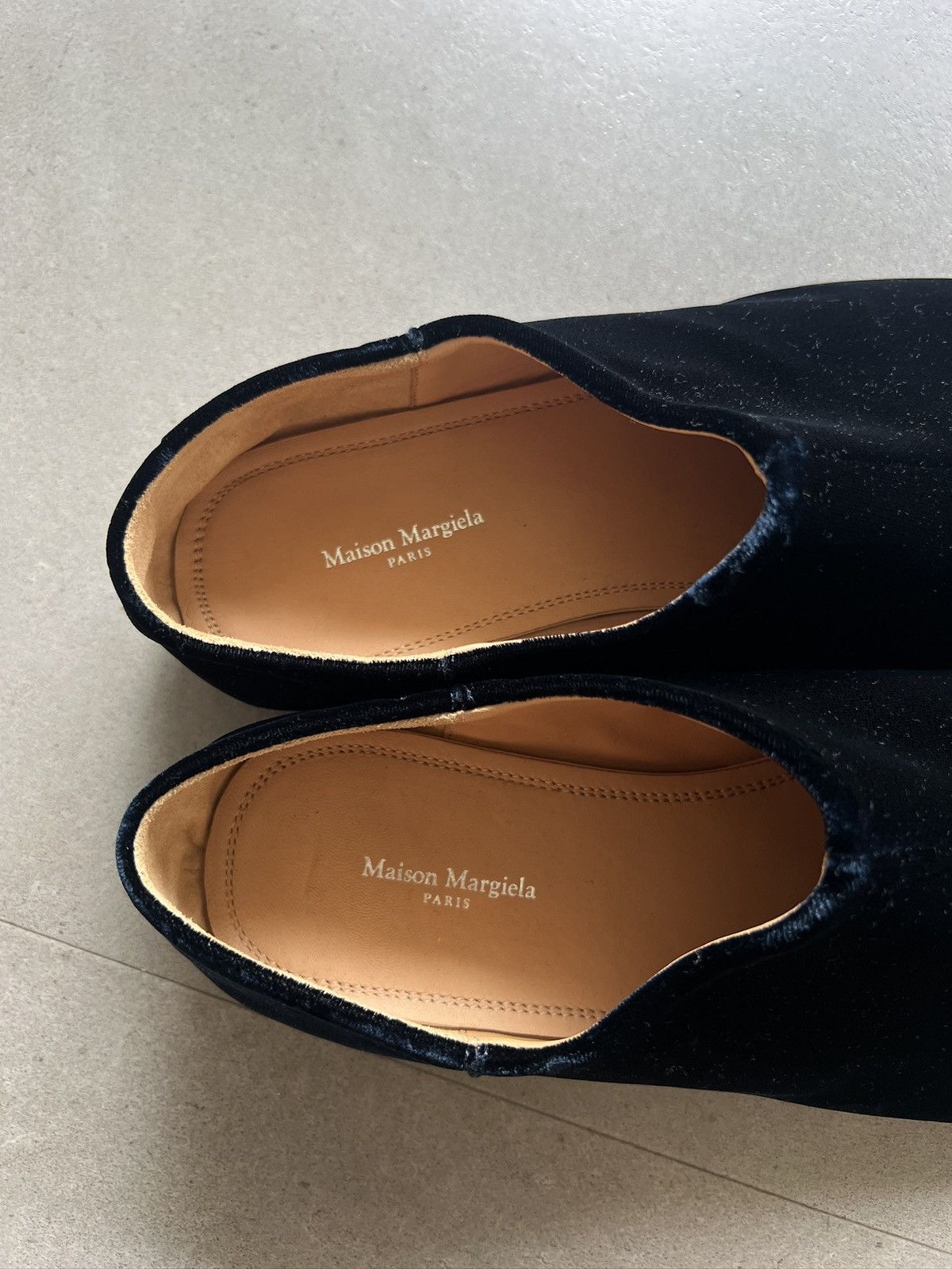 Maison Margiela BRAND NEW AW19 Maison Margiela Velvet Babouche Tabi Flats Size US 7.5 / EU 40-41 - 9 Thumbnail