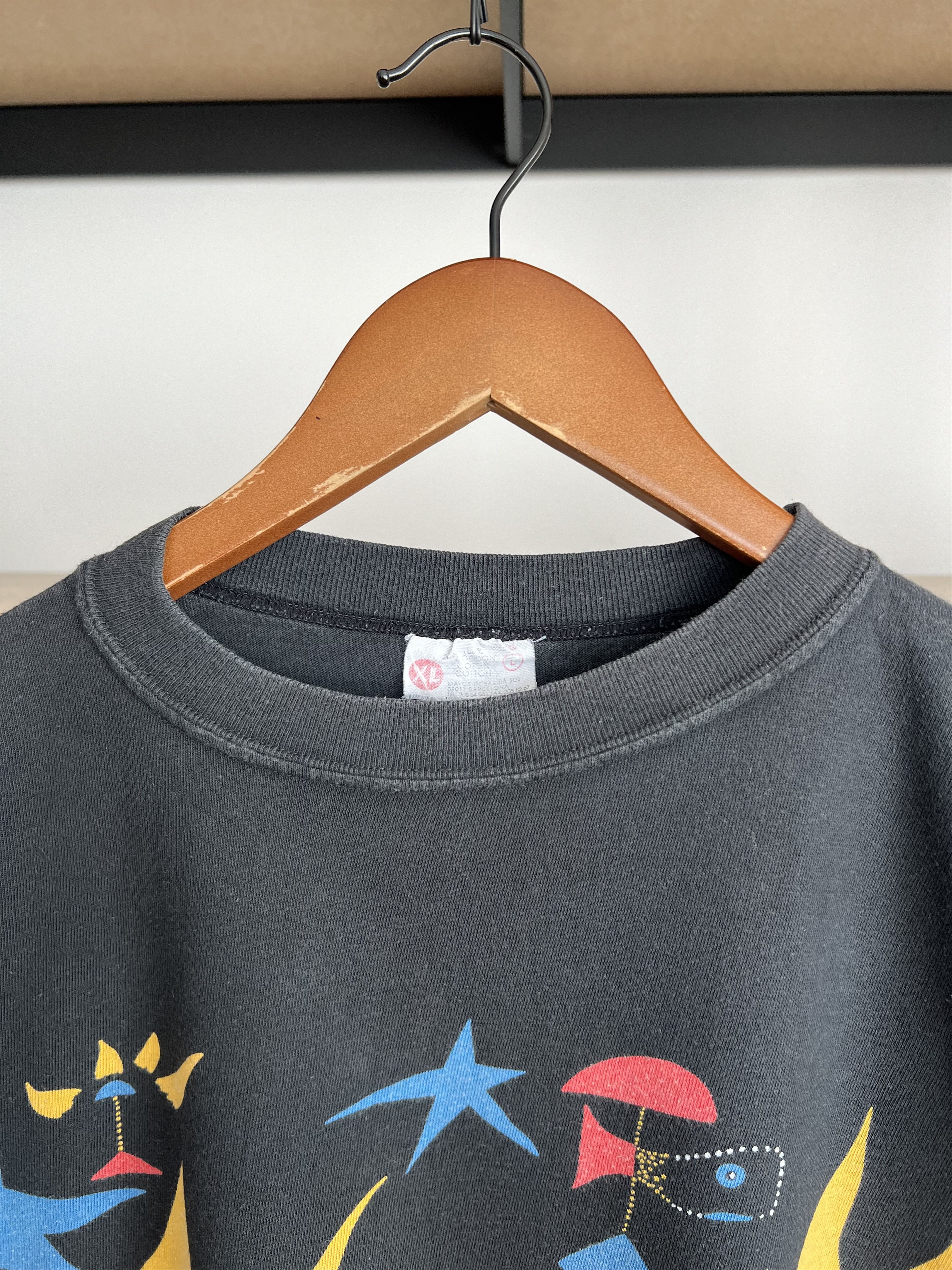 Arts & Science Vintage 1998 Joan Miro Suc Miro Art Black T-shirt Size US L / EU 52-54 / 3 - 10 Thumbnail