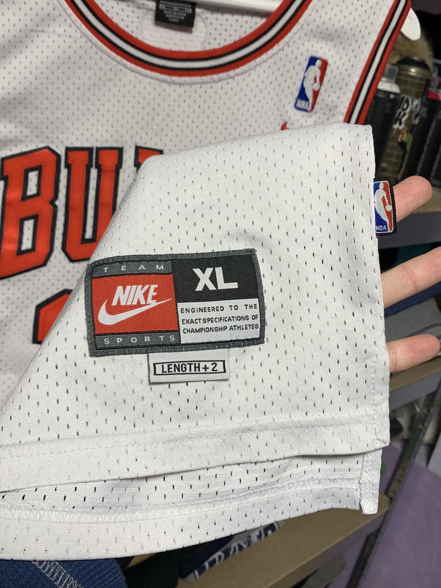 Nike Vintage Nike Chicago Bulls NBA Jersey Jordan #23 XL Size US XL / EU 56 / 4 - 3 Thumbnail