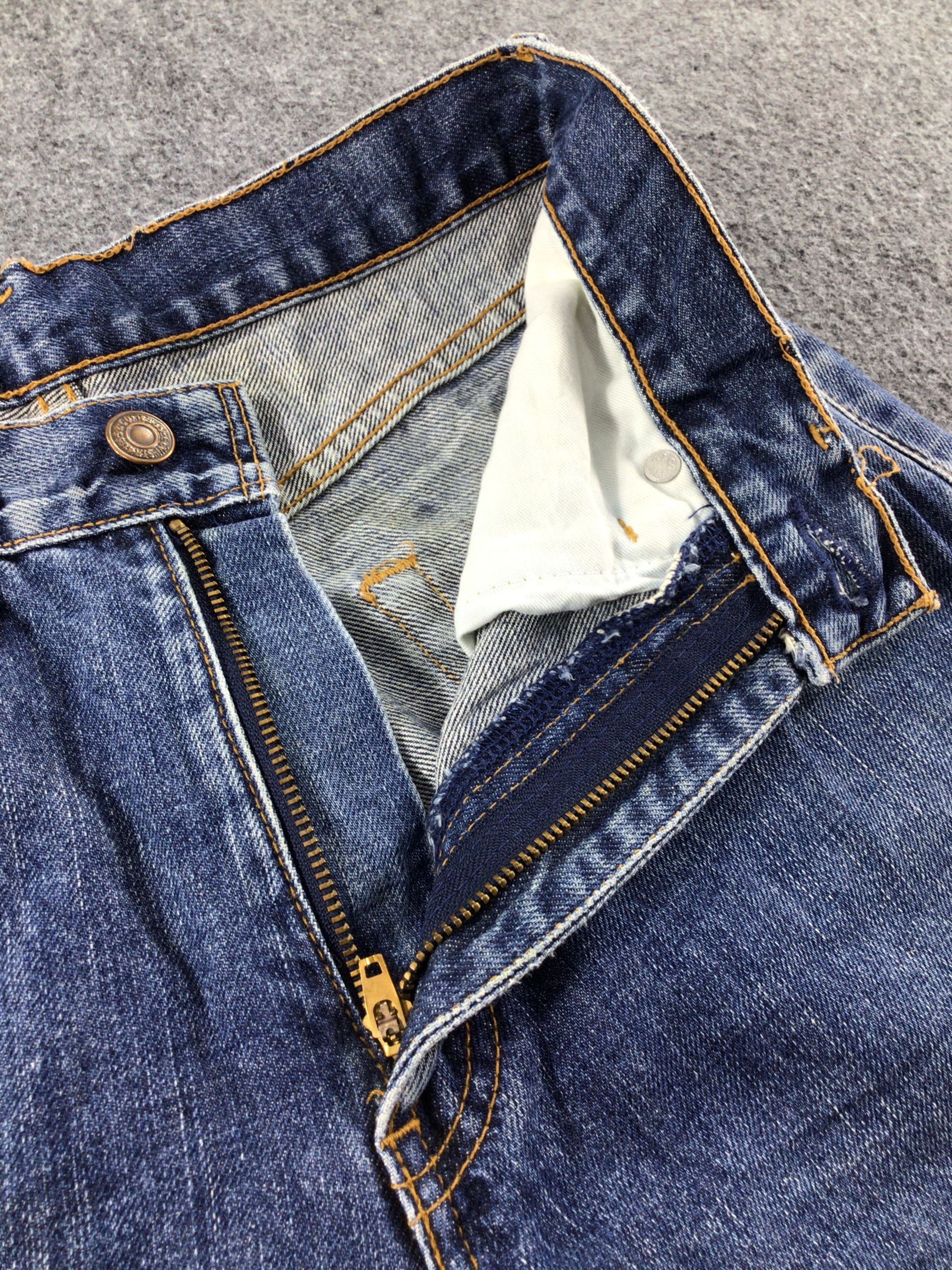 Levi's Vintage Levis 560 Jeans-J655 Size US 27 - 7 Thumbnail