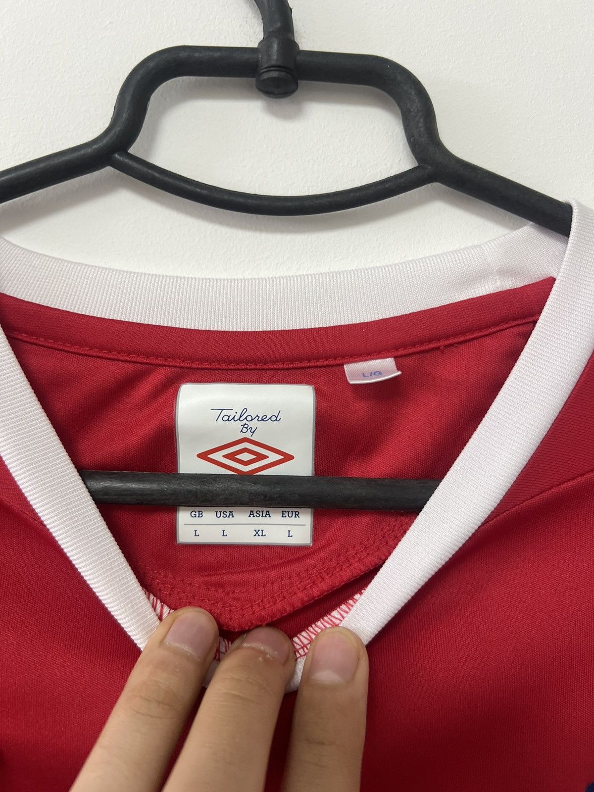 Umbro England Team Euro 2004/05 Jersey Umbro Football Shirt sz M Size US M / EU 48-50 / 2 - 6 Thumbnail