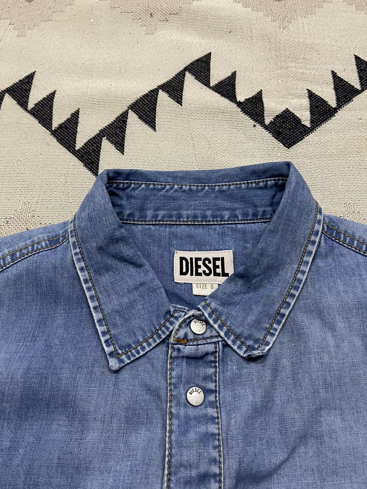 Diesel 2000s DIESEL BLUE DENIM BLOUSE WESTERN SNAP BUTTON SHIRT Size S / US 4 / IT 40 - 11 Thumbnail