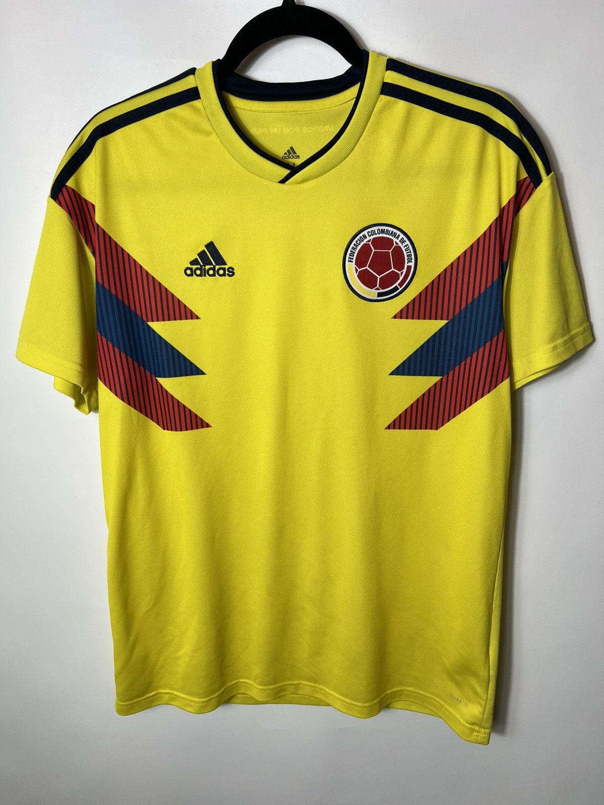 Adidas Vintage 2017 Adidas Columbia Soccer football home jersey Size US M / EU 48-50 / 2 - 1 Thumbnail