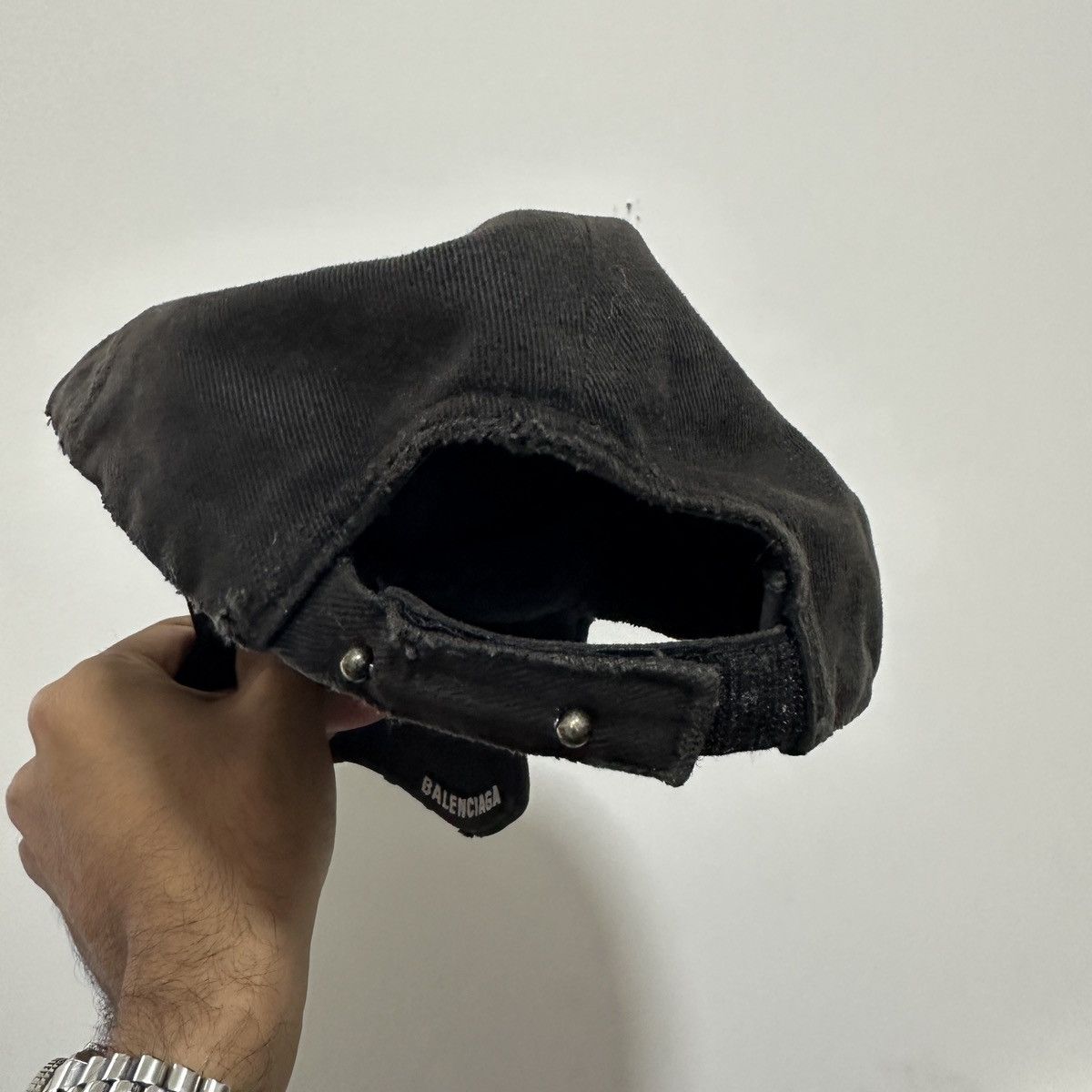 Balenciaga Balenciaga Piercing Hat Size ONE SIZE - 3 Thumbnail