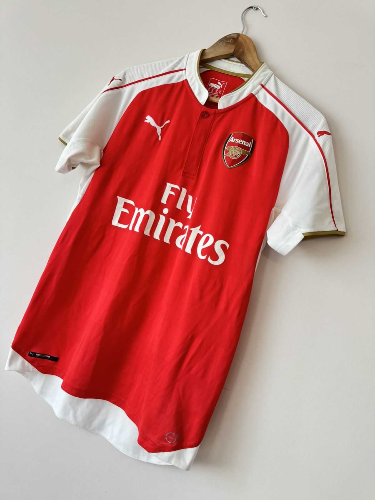 Puma Arsenal 2015-2016 Home Soccer Jersey Football Kit Shirt Size US M / EU 48-50 / 2 - 3 Thumbnail