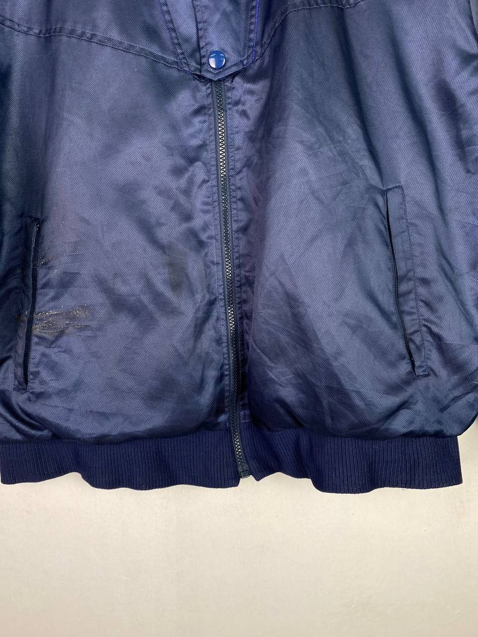 Champion vintage champion light jacket nice design Size US L / EU 52-54 / 3 - 6 Thumbnail