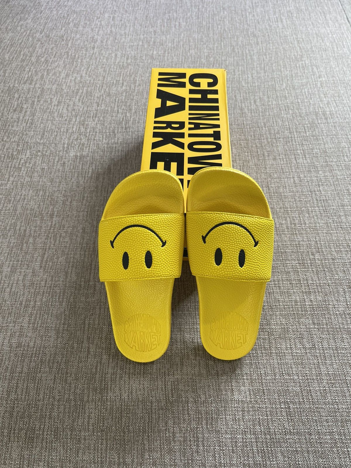 Market Chinatown Market Bball Smiley Slide Size US 5 / EU 37 - 8 Thumbnail