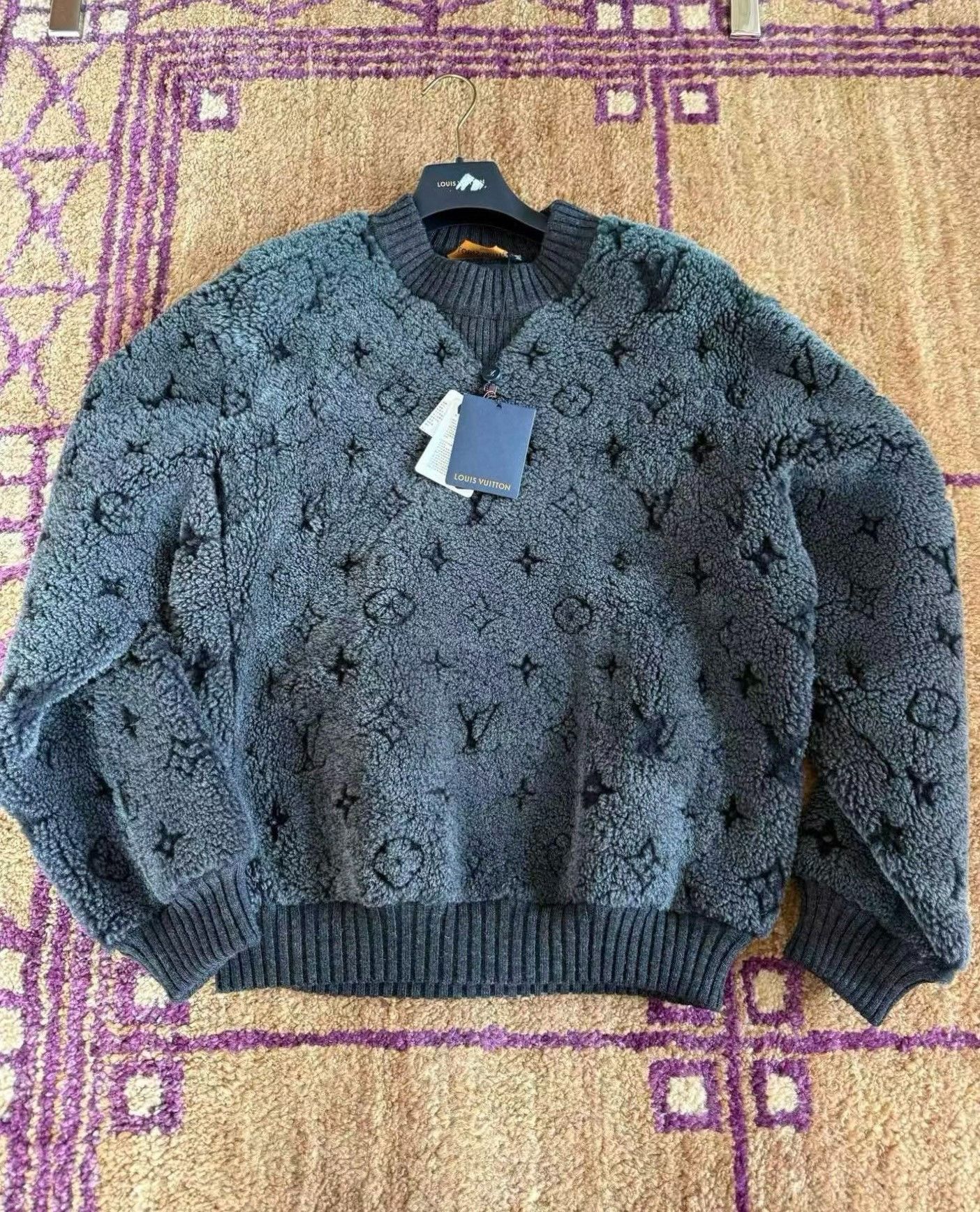 Louis Vuitton Louis Vuitton Monogram Fur Sweater Size US L / EU 52-54 / 3 - 1 Thumbnail