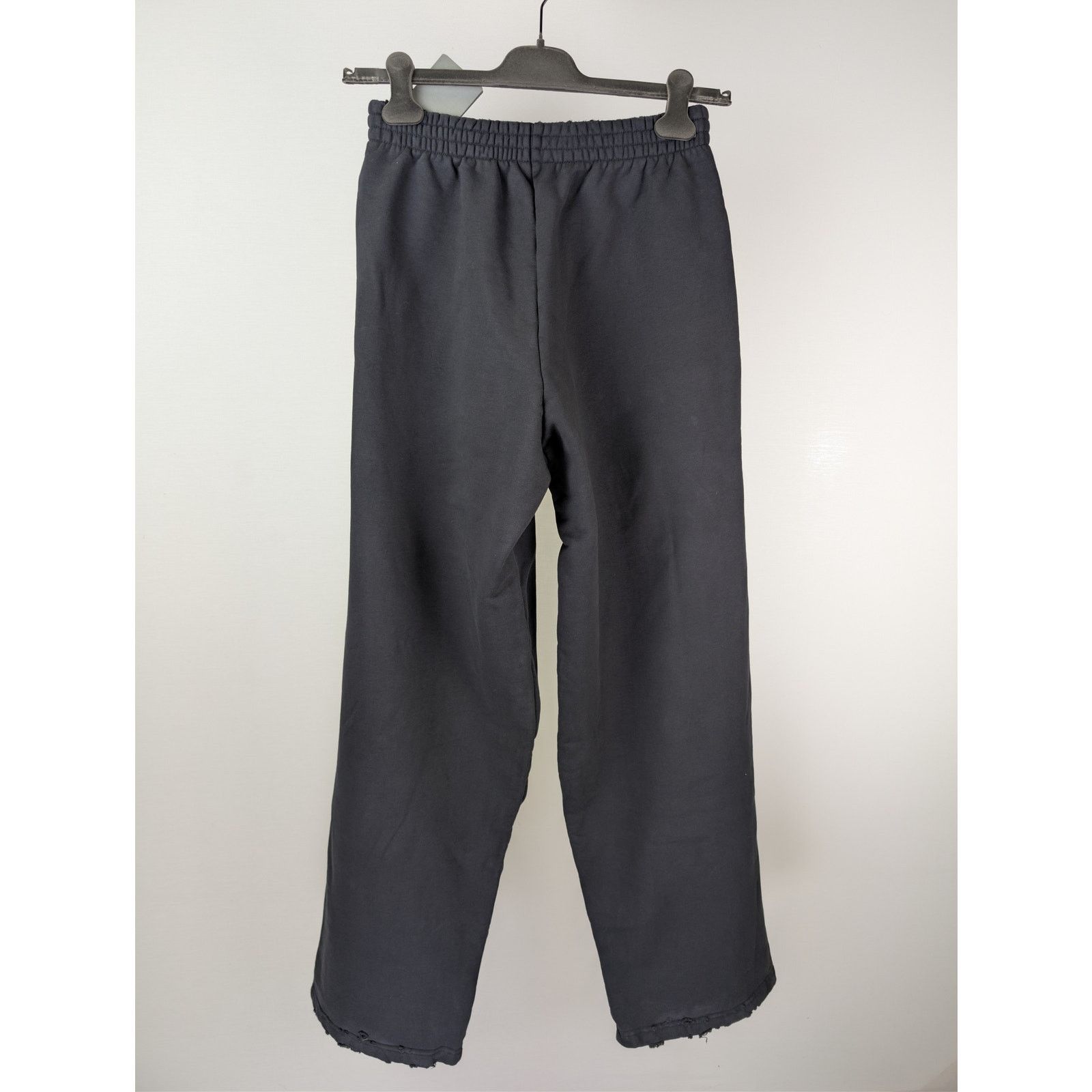 Balenciaga o1rshd1 Baggy Sweatpants in Washed Black Size US 28 / EU 44 - 9 Thumbnail