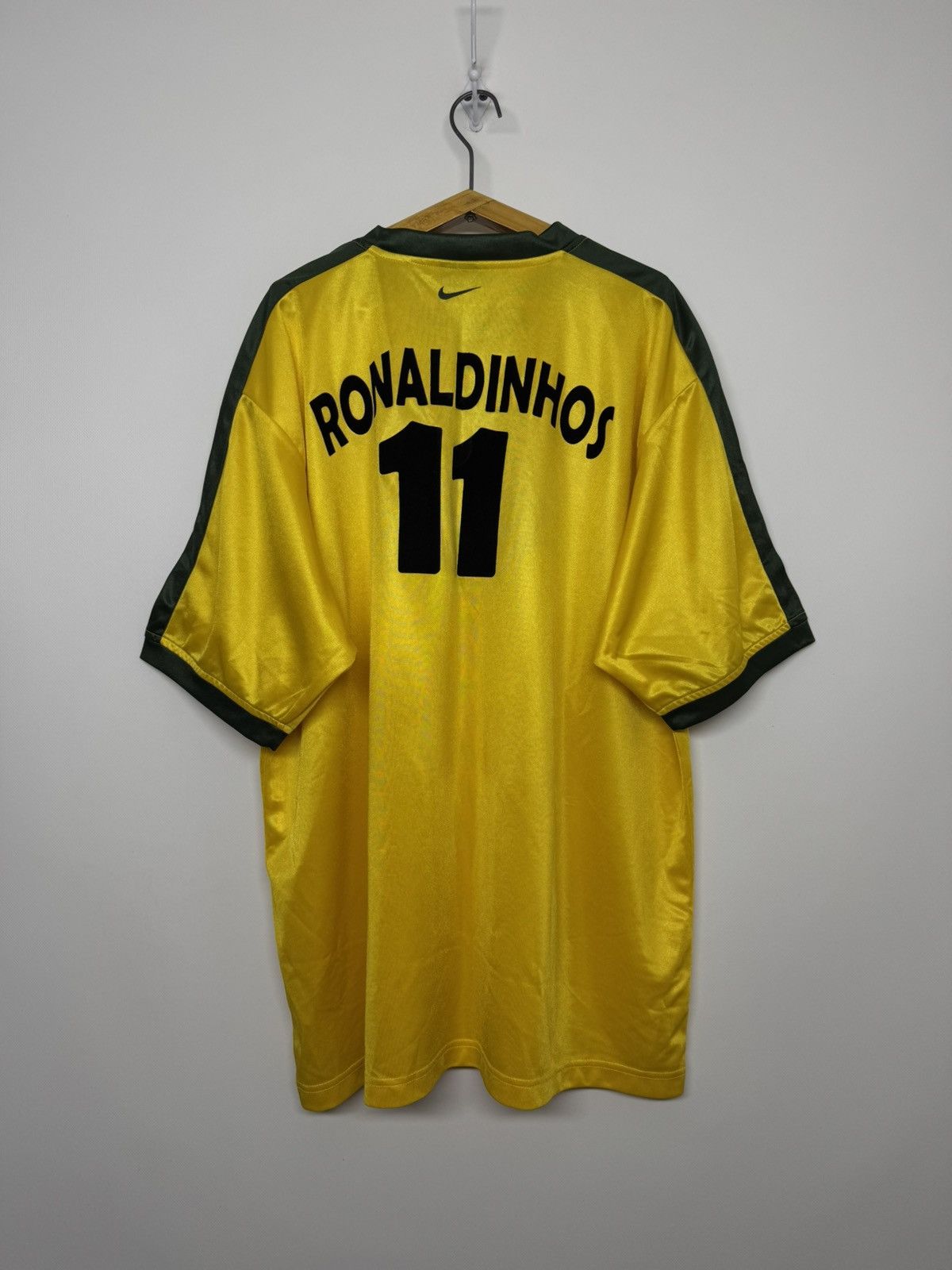 Nike Vintage BRAZIL 2000/2002 HOME FOOTBALL SHIRT SOCCER JERSEY Size US XL / EU 56 / 4 - 3 Thumbnail