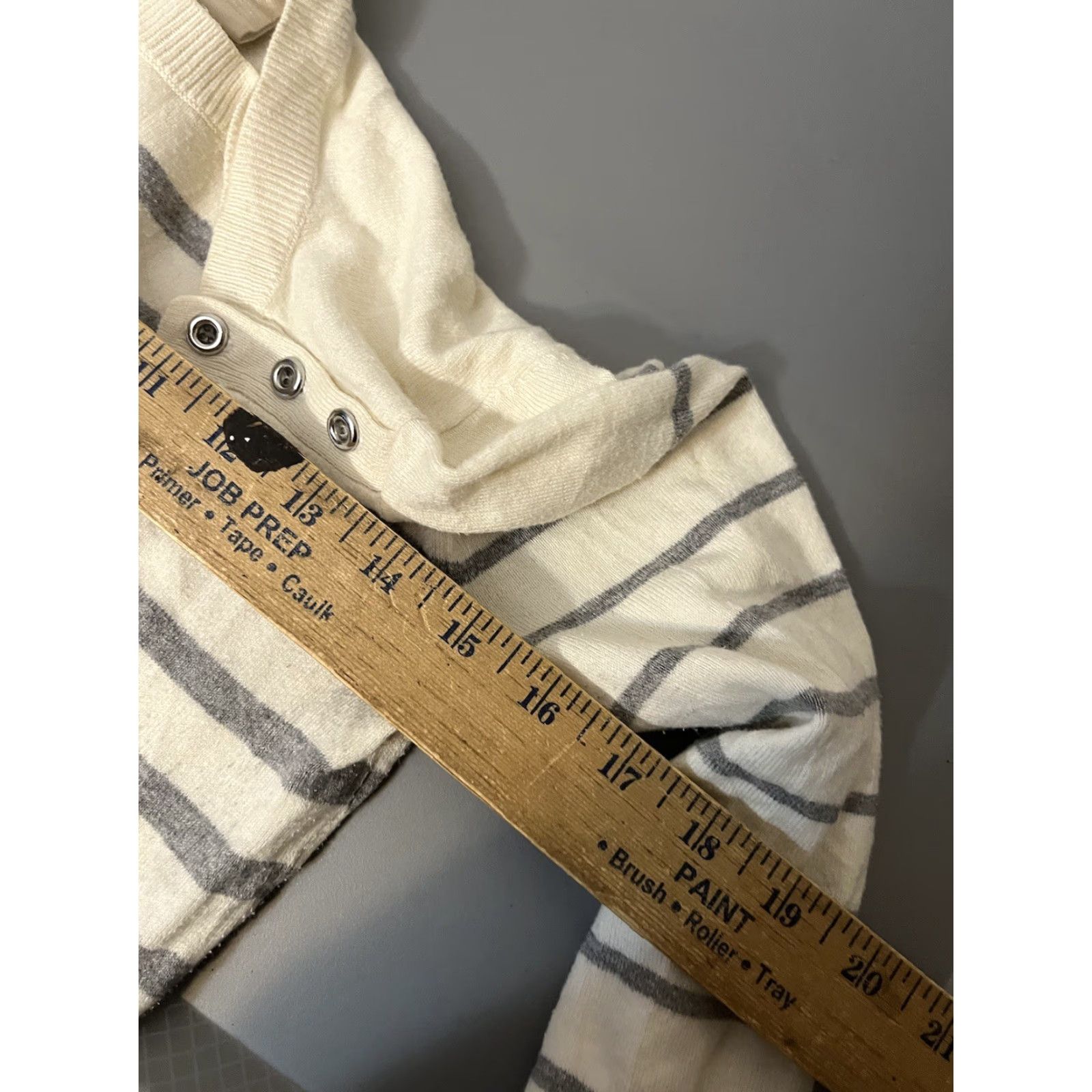 Banana Republic Banana Republic Pullover Blouse Striped Crew Neck Button Shoulder Multicolor Women Size S Knit Top Career Woman Size S / US 4 / IT 40 - 5 Thumbnail