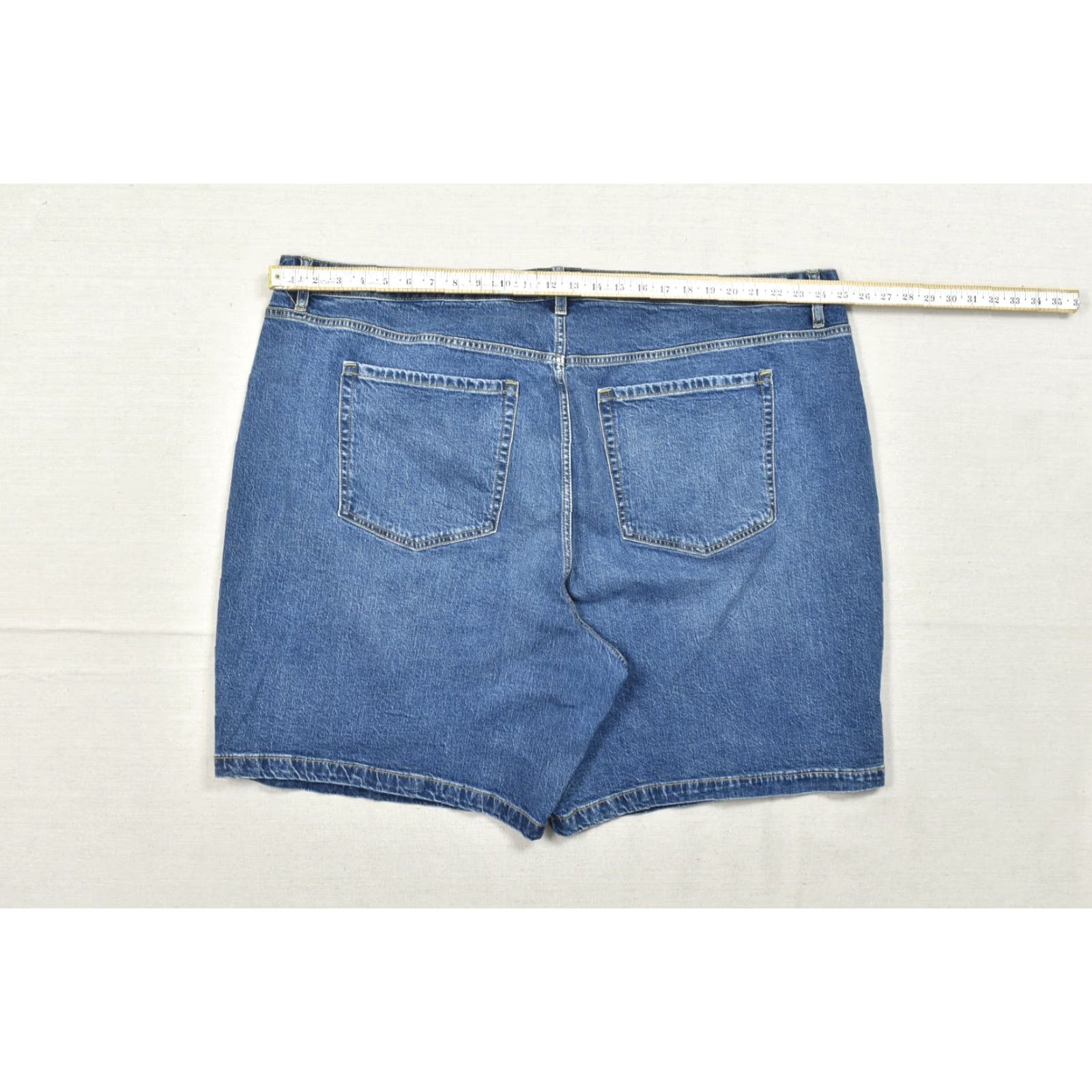 Vintage Lane Bryant Blue Denim Mid-Rise Boyfriend Bermuda Shorts 26 Plus Cotton Blend Flat Front 5-Pocket Buttons Casual Women's Summer Blue Denim Size 26" / US 2 / IT 38 - 4 Thumbnail