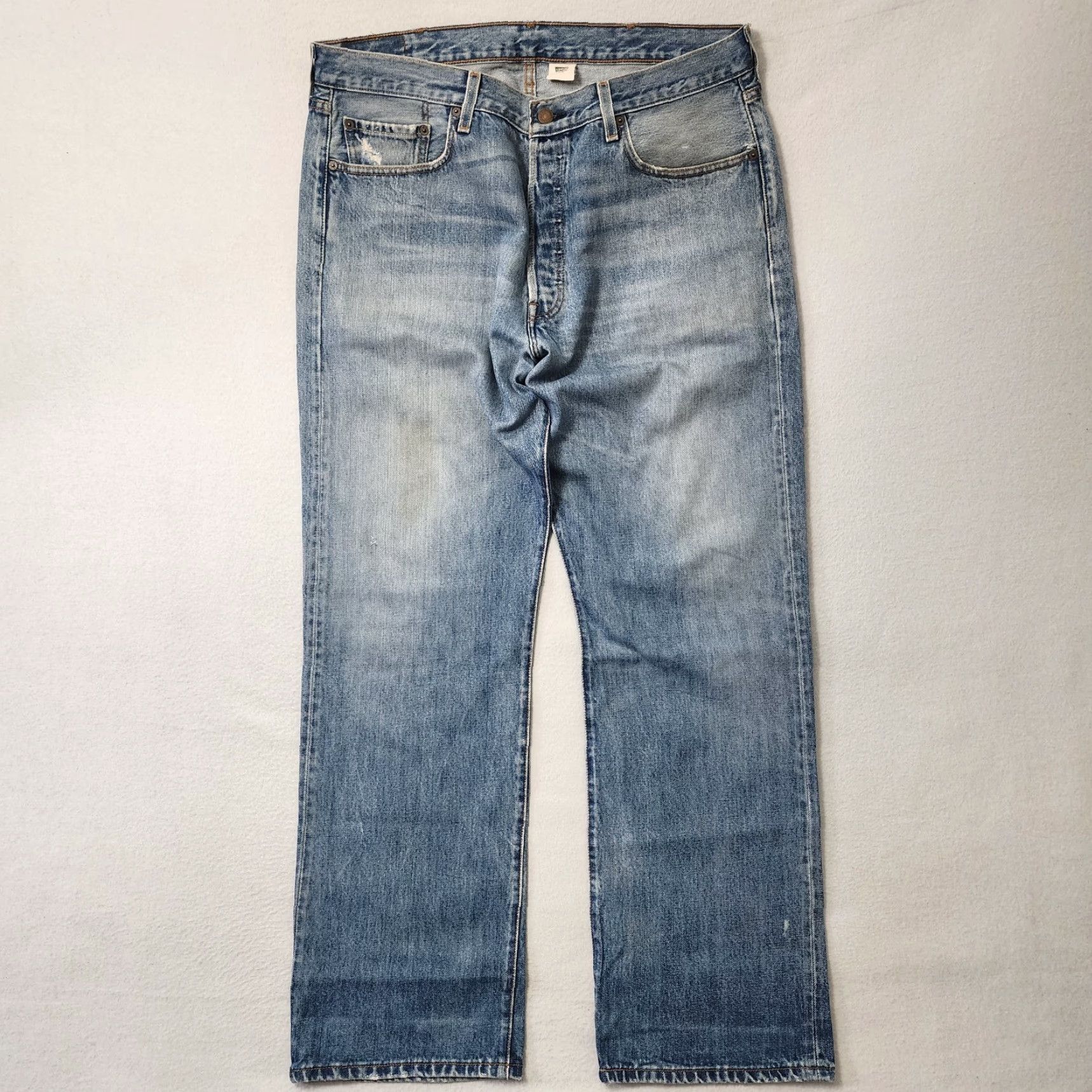 Levi's VINTAGE Levi's 501 Jeans Men 38x32 Distressed Blue Fade Whiskering 00501-2645 WPL 423 Size ONE SIZE - 3 Thumbnail