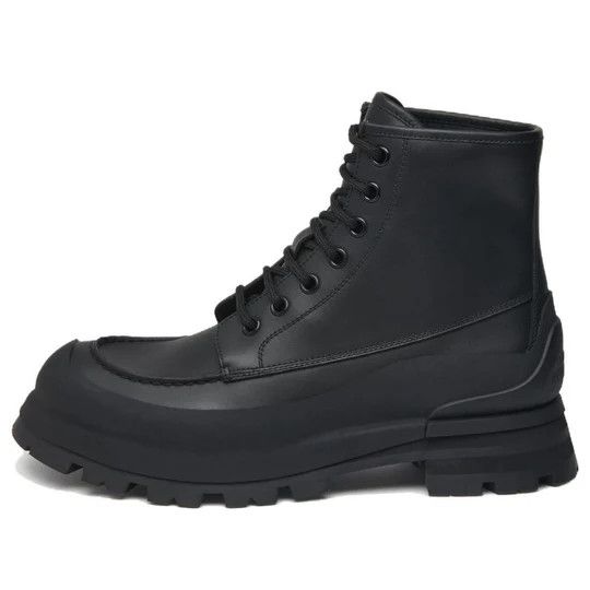o1y1024 Ankle Boots in Black