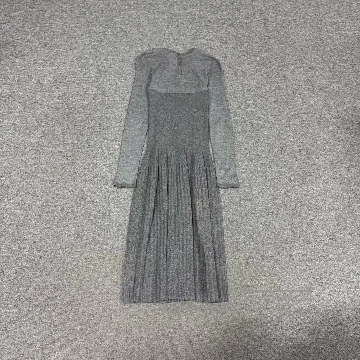 Chanel Chanel Gray knitted dress| Size M / US 6-8 / IT 42-44 - 2 Thumbnail