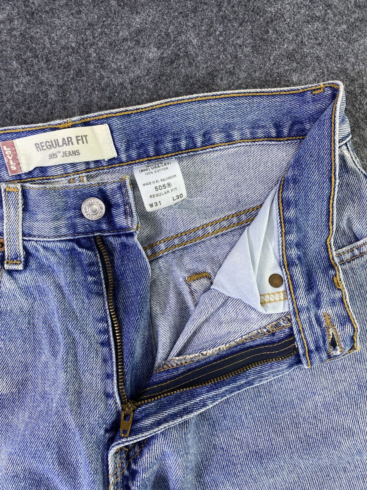 Jean × Levi's × Vintage VINTAGE LEVIS 505 DISTRESS BLUE WASH JEANS - J895 Size US 31 - 5 Thumbnail