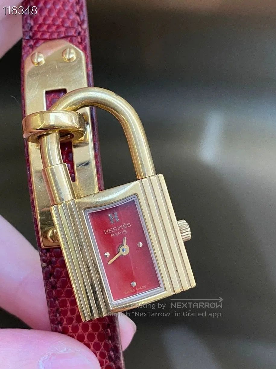 Hermès 075135 Red Gold Kelly Watch.