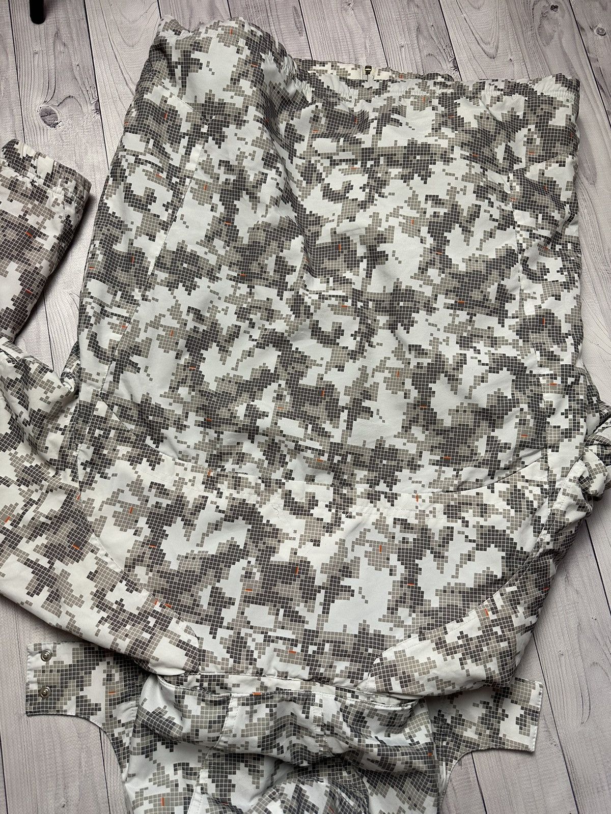 Nike × Vintage Vintage Nike ACG winter jacket size Xs logo white Camo rare Size US XS / EU 42 / 0 - 10 Thumbnail