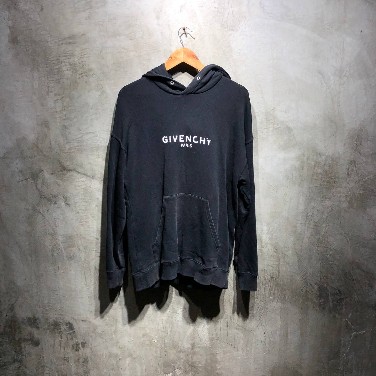 Givenchy Givenchy Distressed Logo hoodie Size US L / EU 52-54 / 3 - 1 Thumbnail