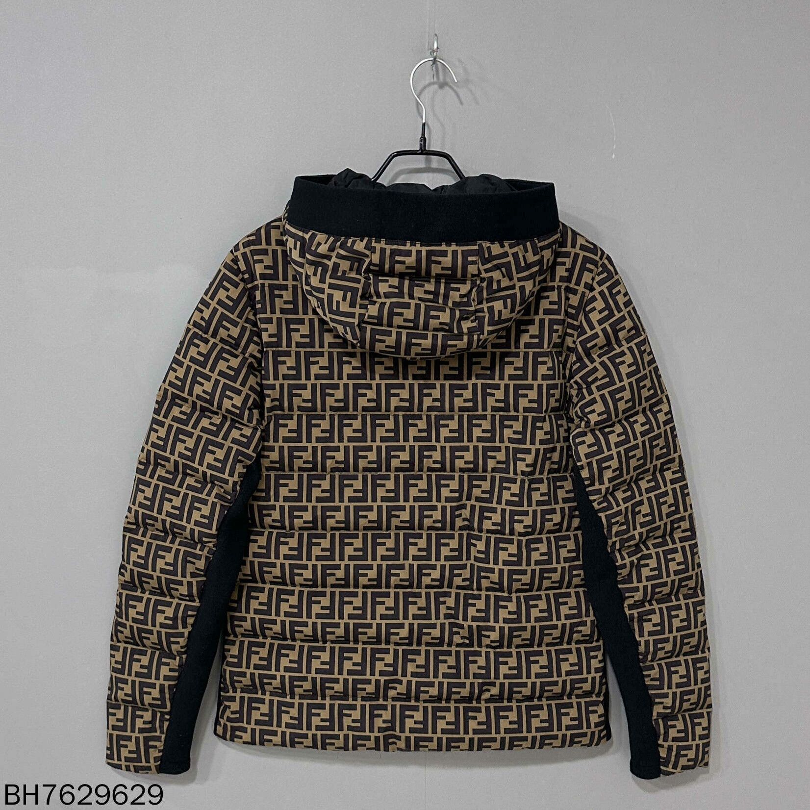 Fendi thin printed zip-up down jacket Size US M / EU 48-50 / 2 - 3 Thumbnail