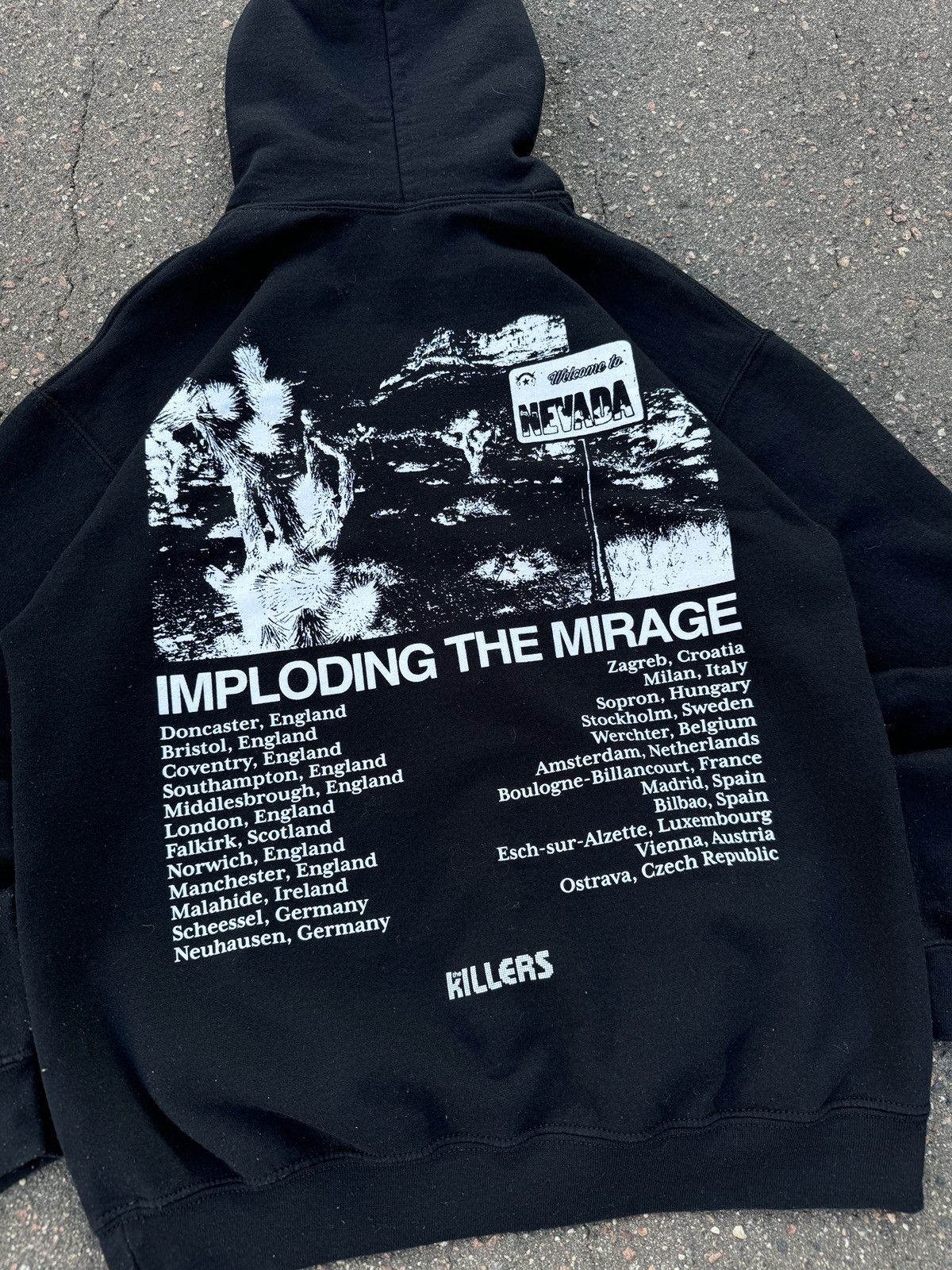 Band Tees VINTAGE THE KILLERS IMPLODING THE MIRAGE HOODIE TOUR 2022 Size US M / EU 48-50 / 2 - 6 Thumbnail