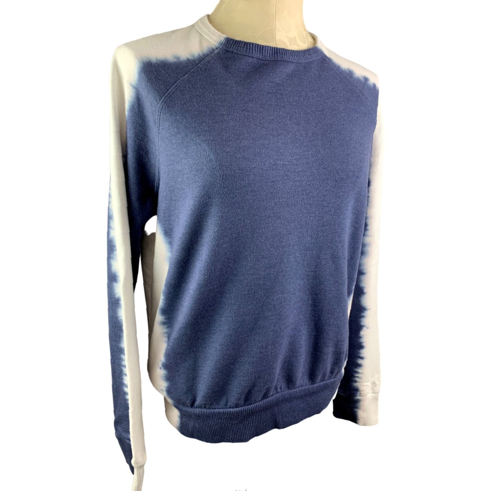 Vintage VINTAGE Universal Thread Sweatshirt Long Sleeve Sweatshirt Women XS Slate Blue White Bleach Stripe 60% Cotton 40% Polyester Womens XS Bleach Stripe Size XS / US 0-2 / IT 36-38 - 2 Thumbnail