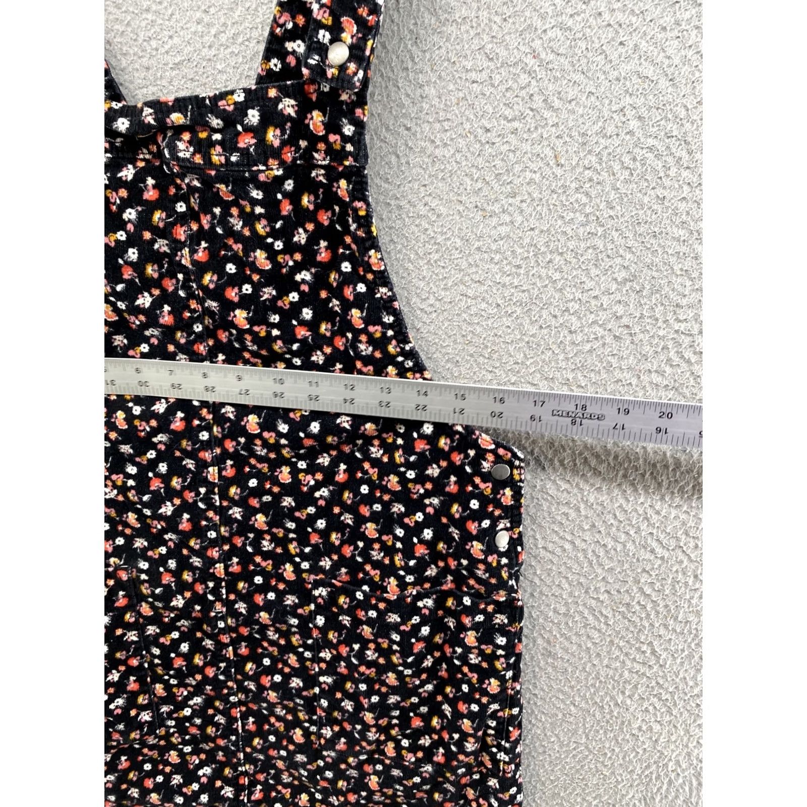 Vintage XHILARATION Black Floral Corduroy Overall Dress Mini Length M Women Size 32" / US 10 / IT 46 - 5 Thumbnail