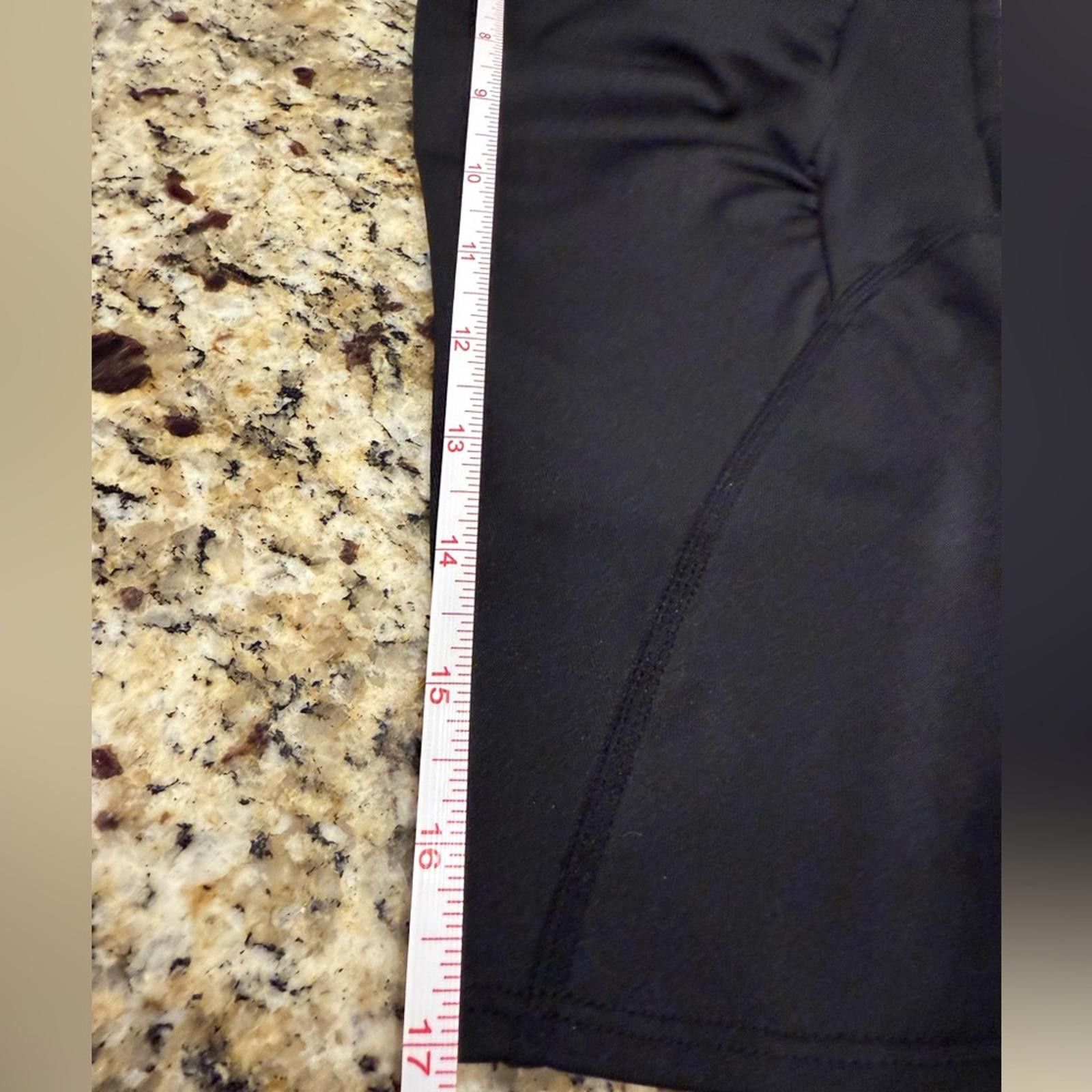 Other Iron Man black cropped biker legging shorts sportswear SZ SM Size 28" / US 6 / IT 42 - 4 Thumbnail
