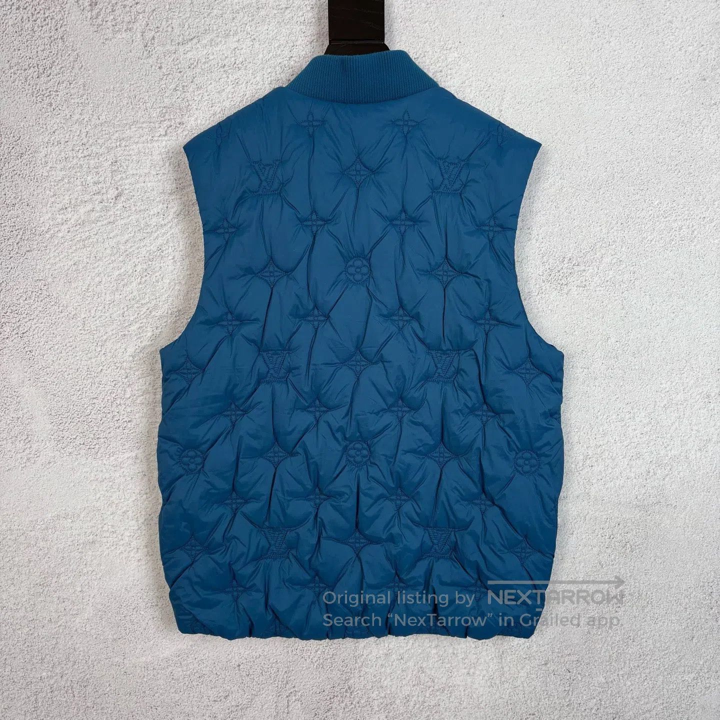 Louis Vuitton Louis Vuitton Relief-printed logo zipper straight-cut slee Size US M / EU 48-50 / 2 - 2 Thumbnail