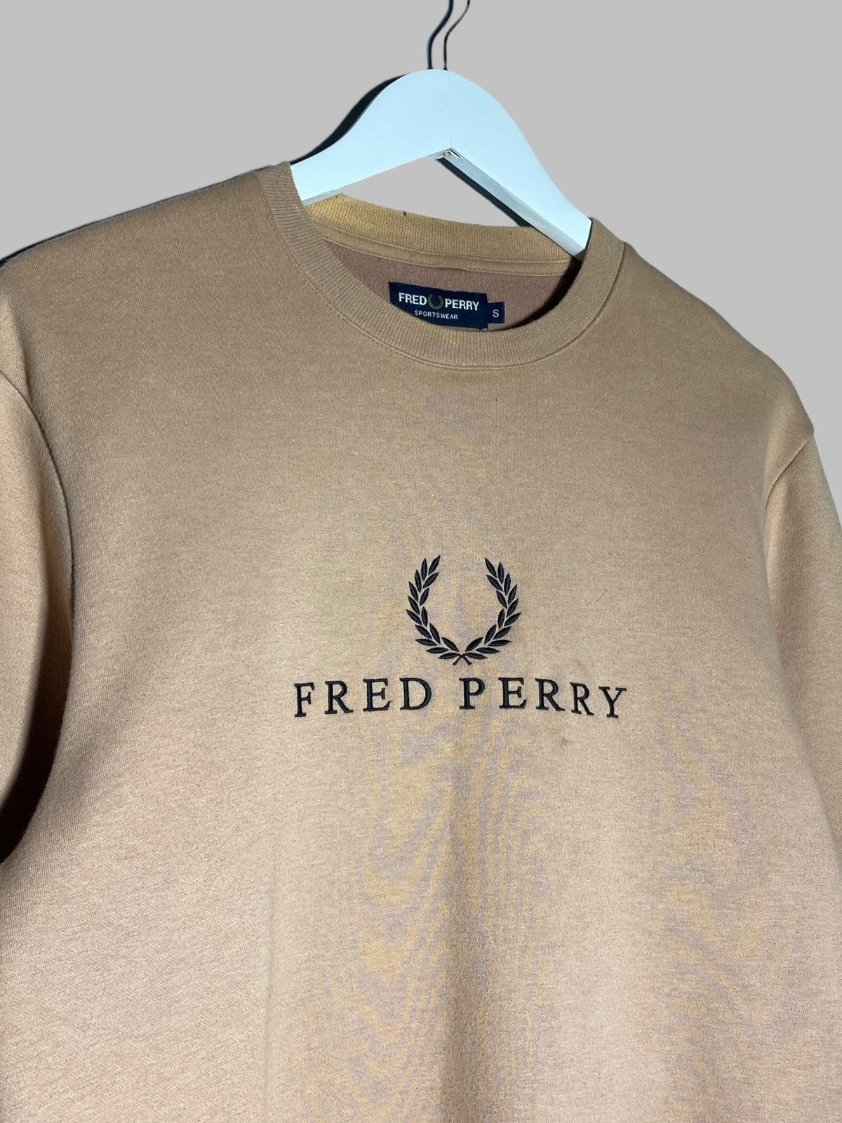 Fred Perry × Vintage 🔥 2000s FRED PERRY DISTRESSED ICONIC LOGO SWEATSHIRT 🔥 Size US S / EU 44-46 / 1 - 3 Thumbnail